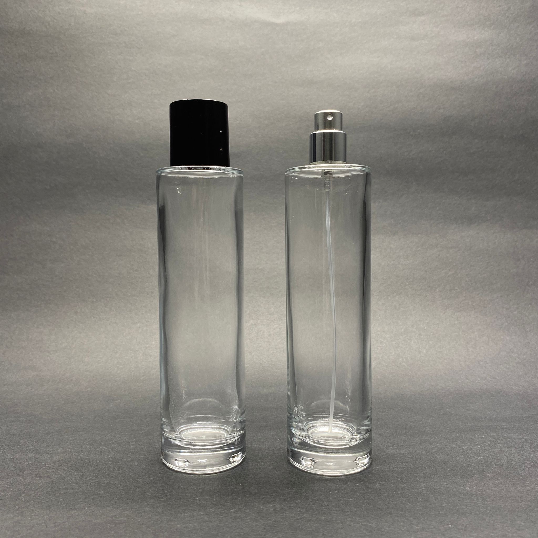 100 Ml Silindir Model Uzun Pealy Parfüm Şişesi - Gümüş Metal Spreyli + Siyah Kapaklı (Ağız 15 Mm Geçme Kolay Kapama)