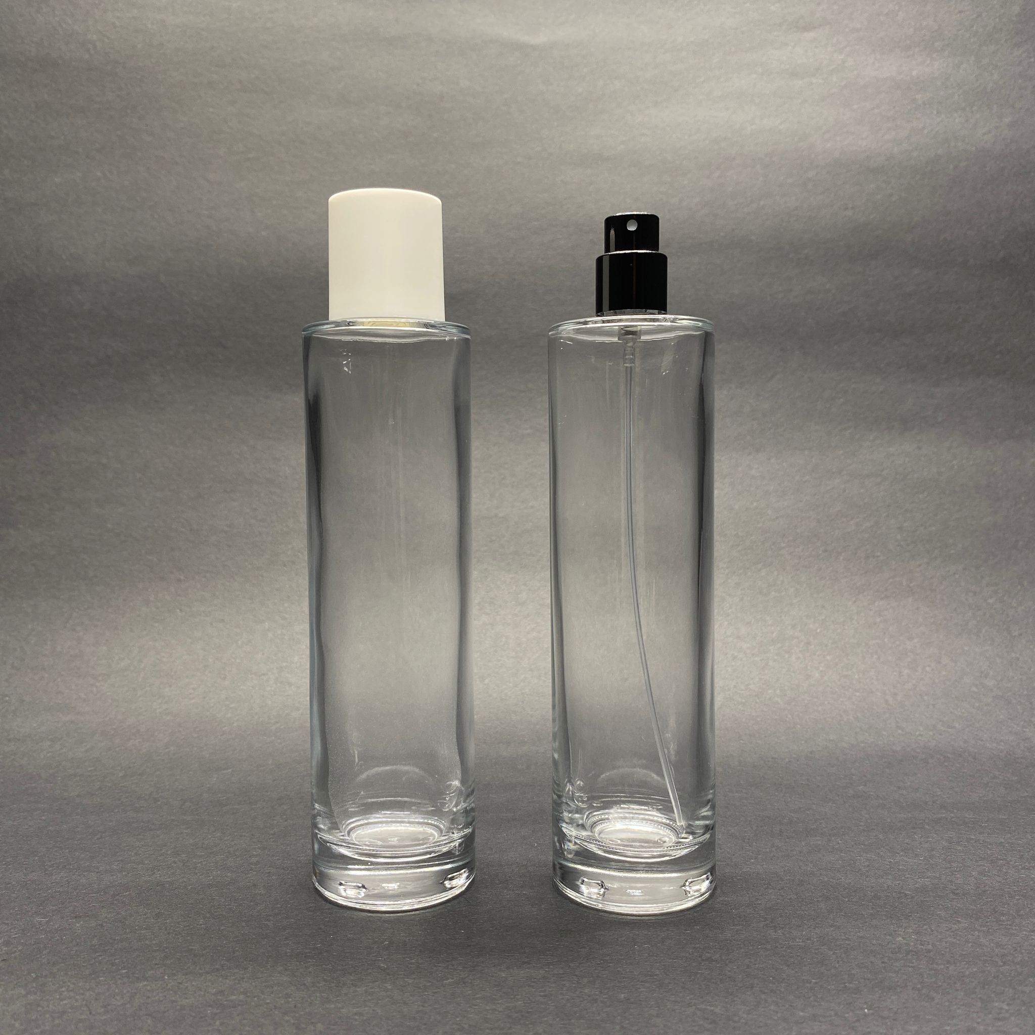 100 Ml Silindir Model Uzun Pealy Parfüm Şişesi - Siyah Metal Spreyli + Beyaz Kapaklı (Ağız 15 Mm Geçme Kolay Kapama)