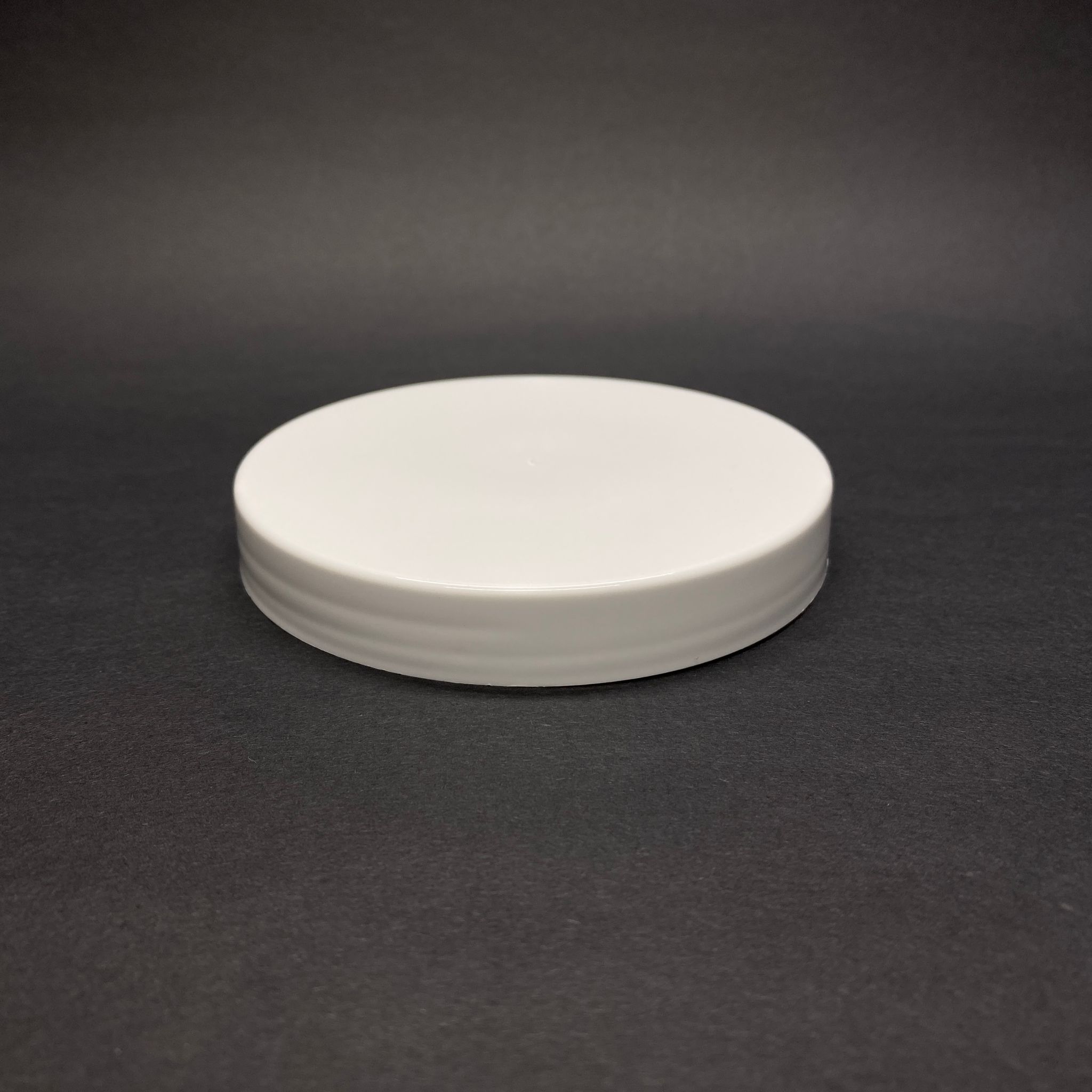 100 Mm Vidalı Plastik Beyaz Düz Kapak 1. Kalite