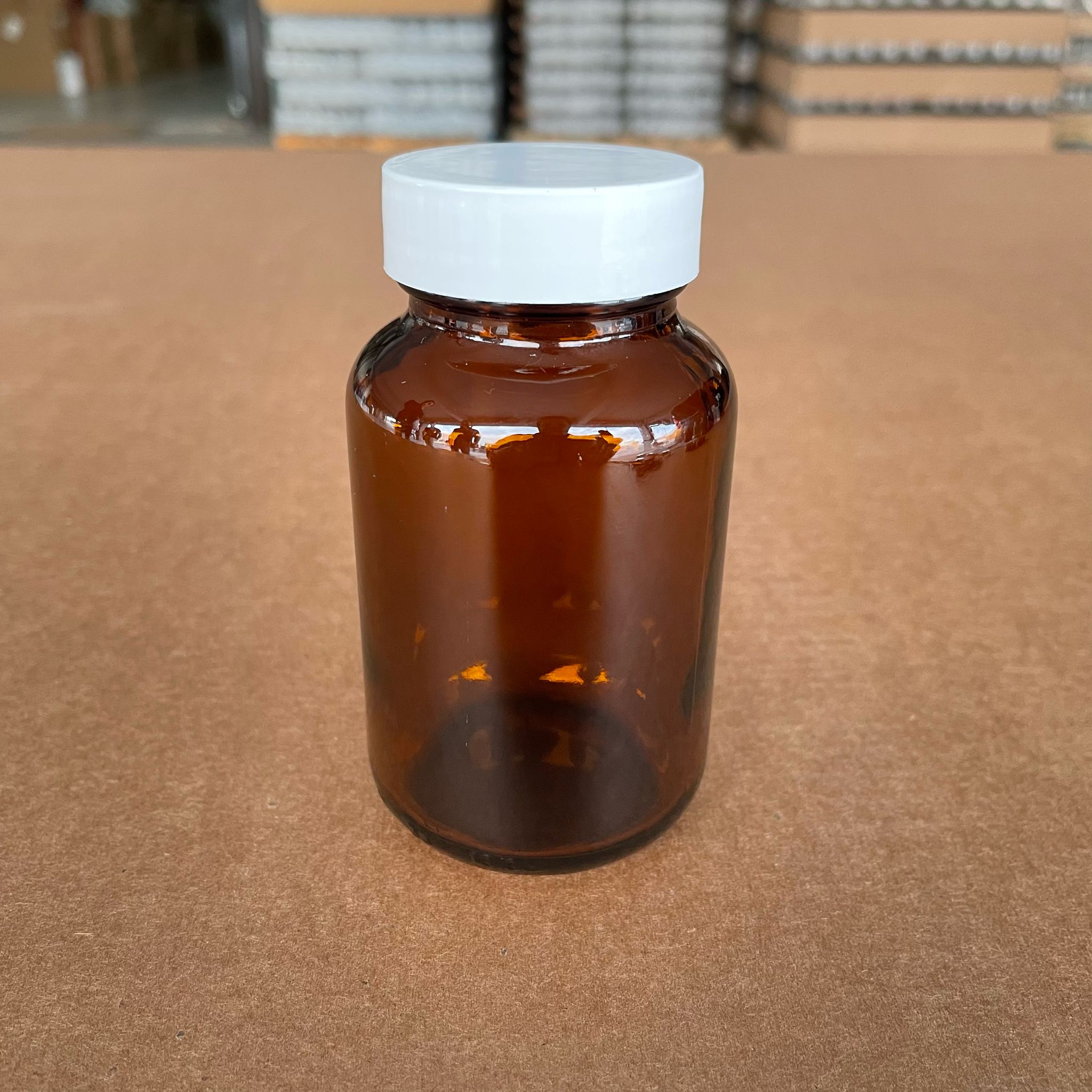 120 Cc Amber Cam Tablet Şişesi - Beyaz Kapaklı - 120 Ml (Silme 133 Ml) Kapsül Kutusu - İlaç Şişesi - Medikal Hap Şişesi - Farmasötik Kavanoz - Şişecam Kodu 763713