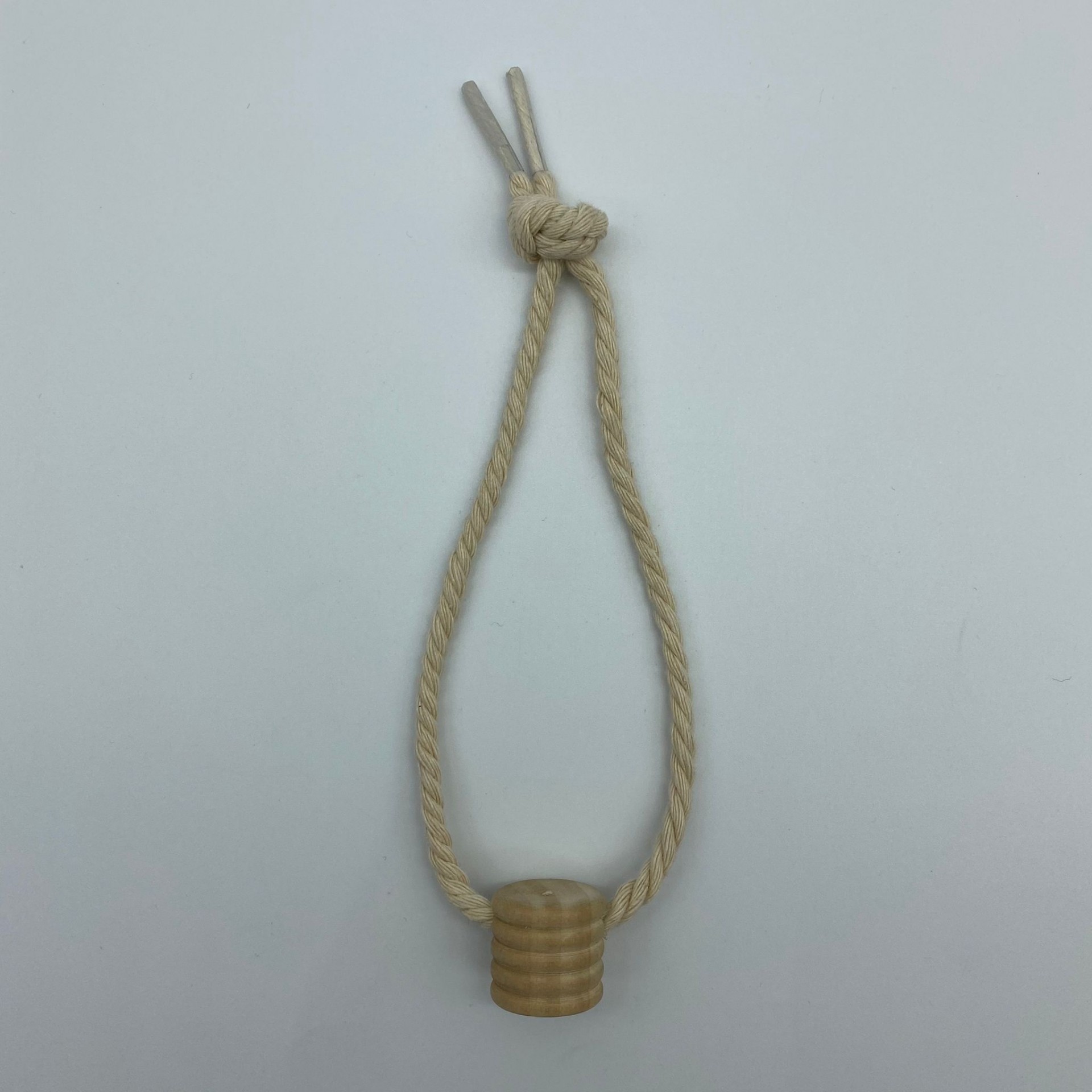 13 Mm Ahşap Vidalı Ahşap Asma Kapak (Esans Şişeleri İçin)