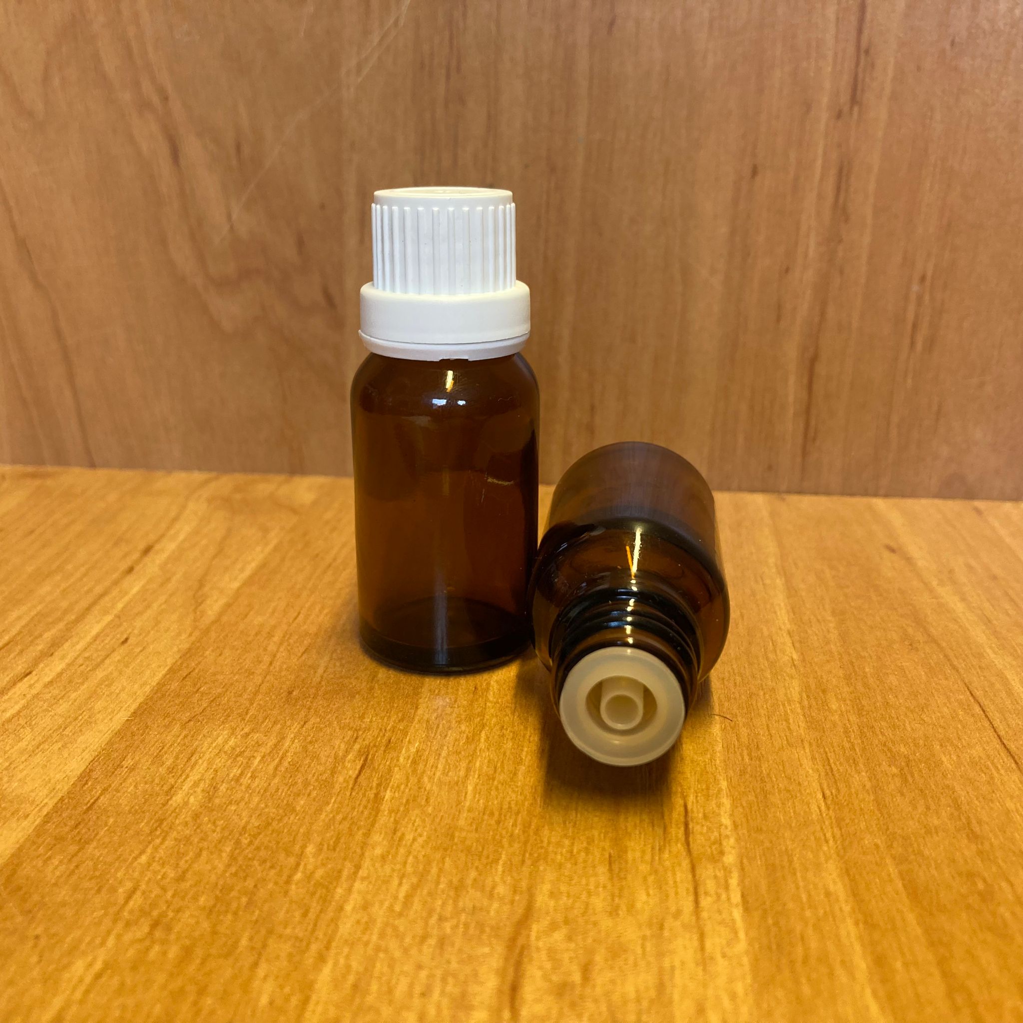 15 Cc Amber İçten Damlalıklı - Beyaz Kilit Kapaklı Cam Şişe - 15 Ml Kahverengi Standart İçten Damlalıklı Cam Şişe