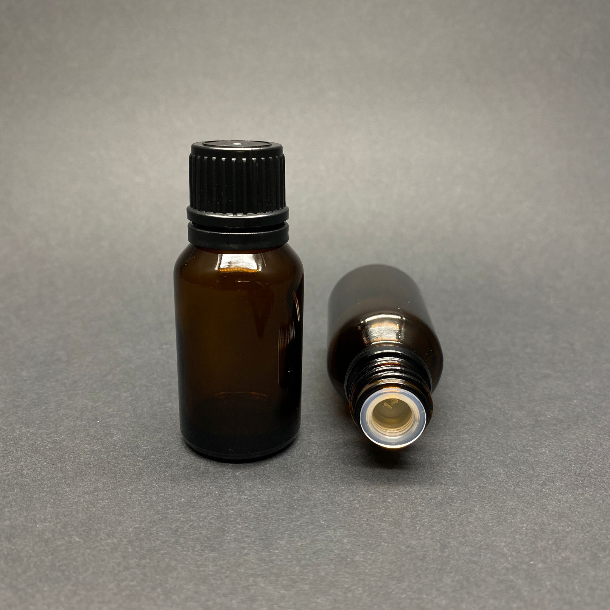 15 Cc Amber Siyah Kilit Kapaklı - Kör Tıpalı Cam Şişe - 15 Ml Kahverengi Kilitli Kapaklı Kör Tıpalı Cam Şişe
