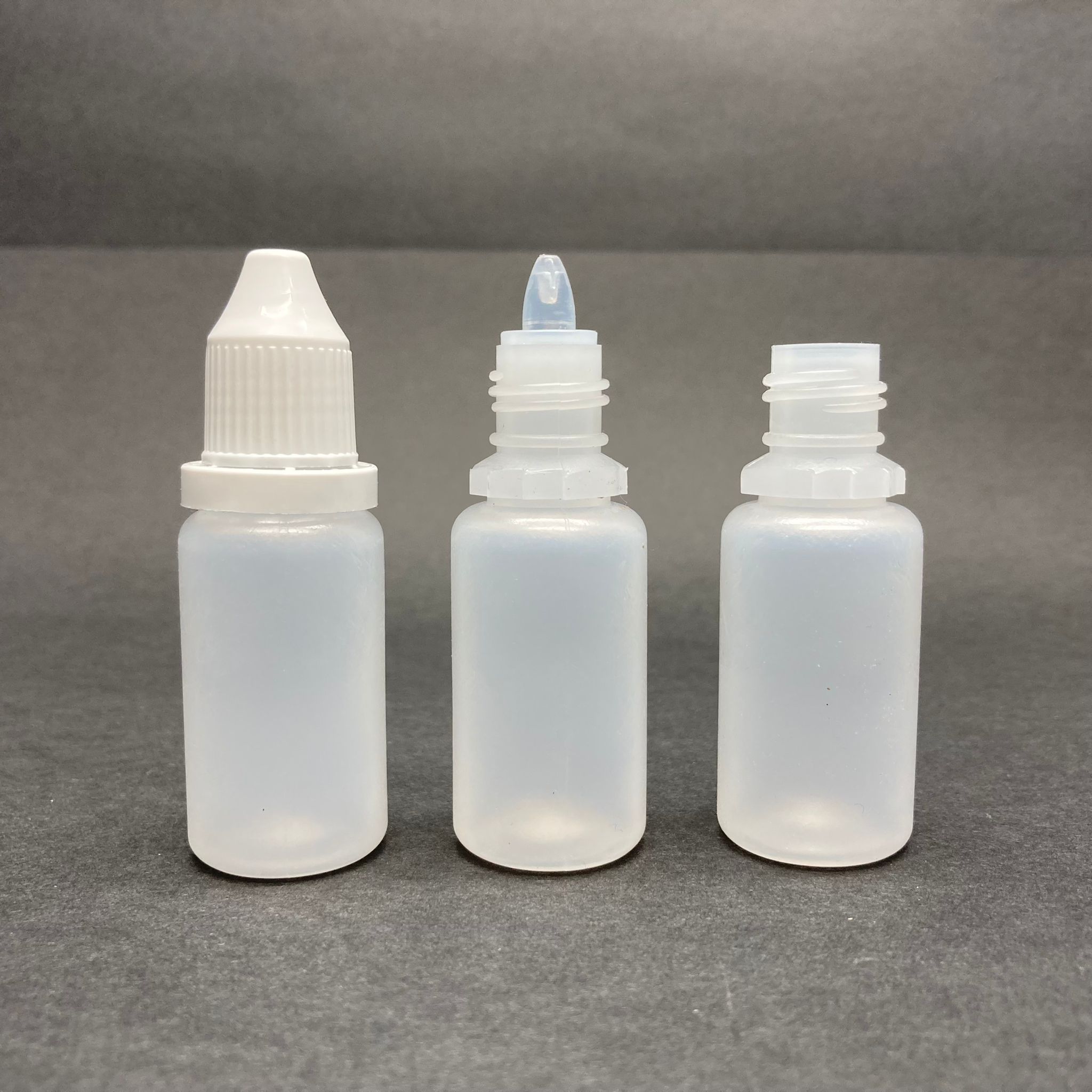15 Cc Göz Damlası Şişesi Natürel Renk (Yarı Saydam) - Akıtıcılı - Kilitli Kapaklı - 15 Ml Damlalıklı Plastik Şişe - Kozmetik Ambalaj - Damlalıklı Boş Şişe