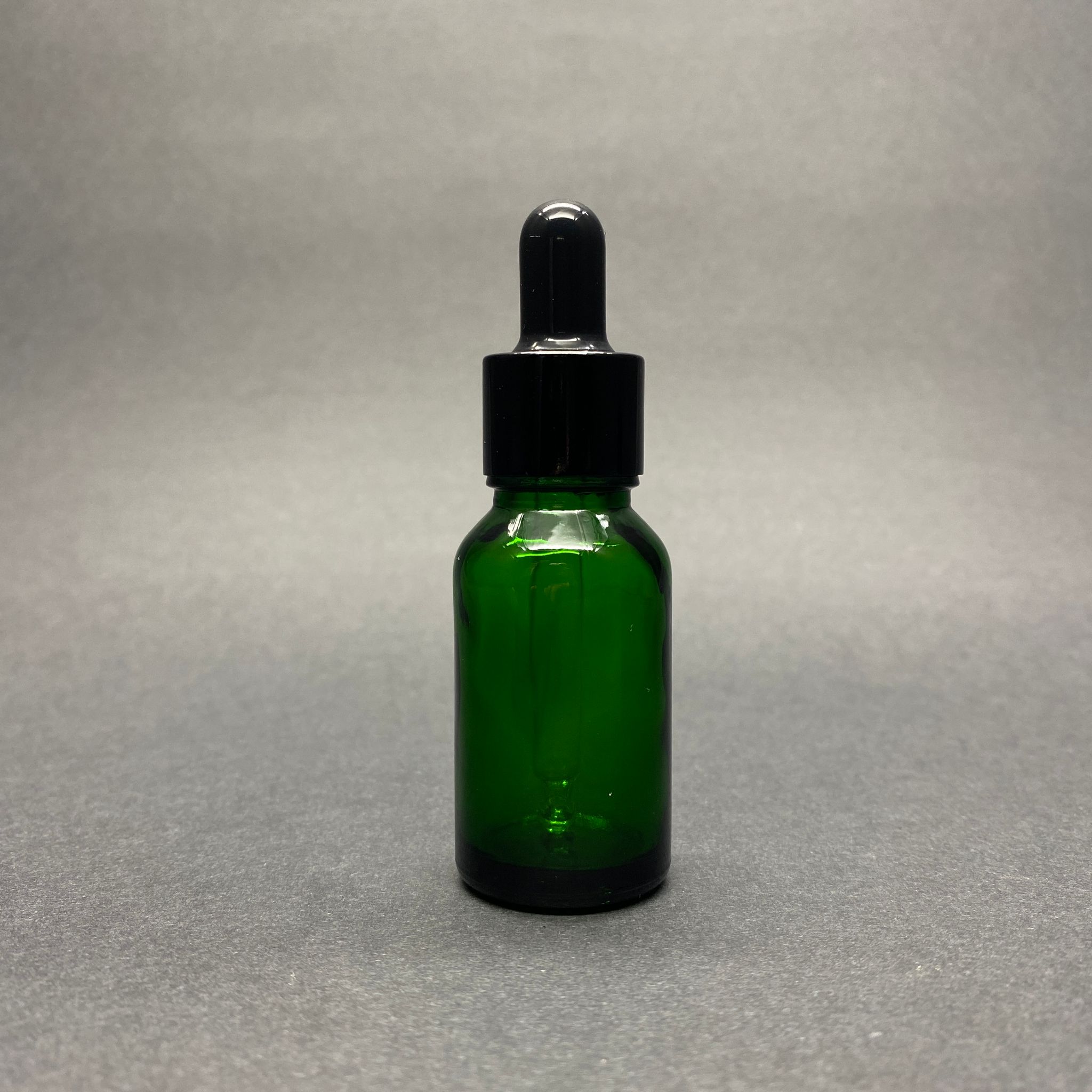 15 Cc Yeşil Cam Damlalıklı Şişe (Siyah Emzik + Siyah Metal Delikli Kapak + Cam Pipet) 15 Ml Cam Damlalıklı Yeşil Şişe