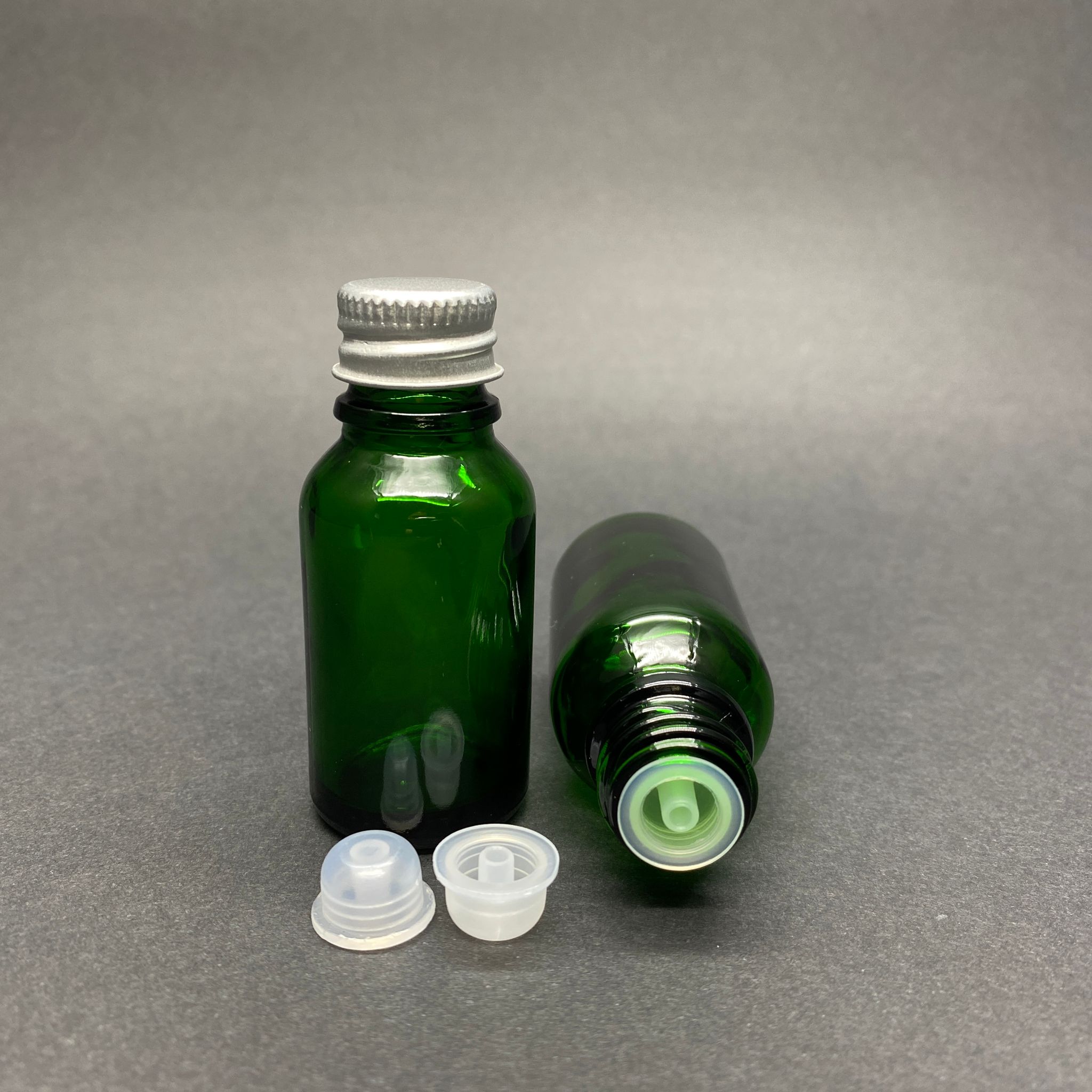 15 Cc Yeşil İçten Damlalıklı (Opsiyonel Damlalık) - Gümüş Metal Kapaklı Cam Şişe - 15 Ml Kolonya Tıpalı Cam Şişe