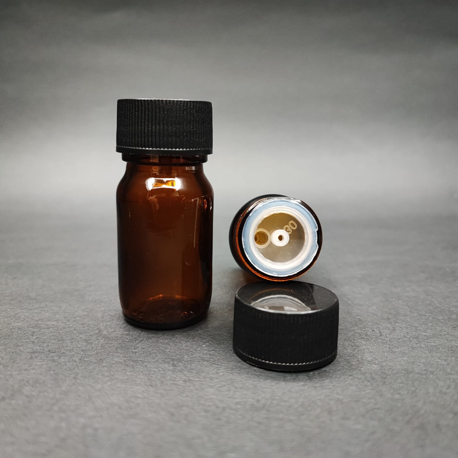 15 Ml Dolumu Kolay, Geniş Ağızlı İçten Damlalıklı Şişe (25 Mm Ağız)  - 15 Cc Damlalıklı Cam Ecza Şişesi Contalı Siyah Kapaklı - Amber Kahverengi