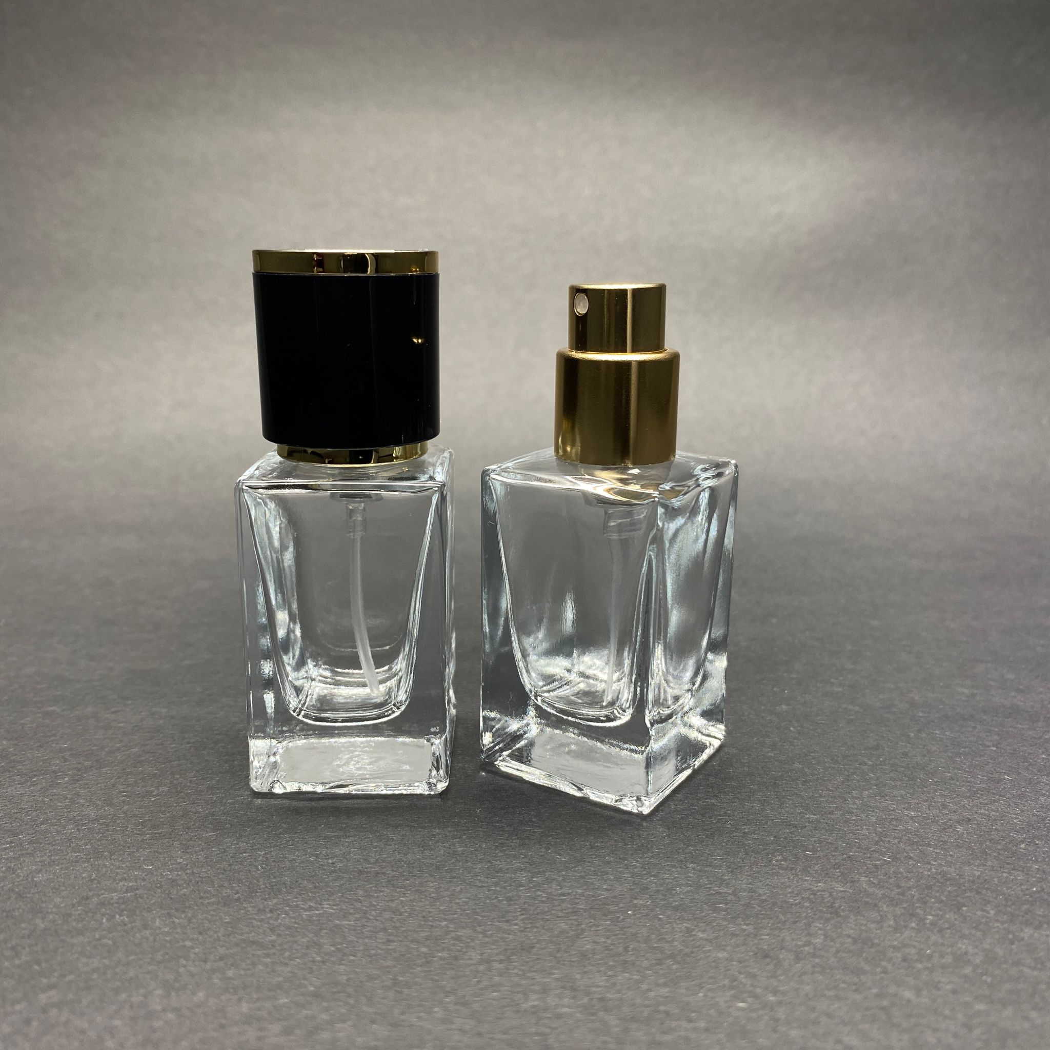15 Ml Kare Model Bloom Parfüm Şişesi - Gold Metal Spreyli + Gold Siyah Kapaklı (Ağız 15 Mm Geçme Kolay Kapama)