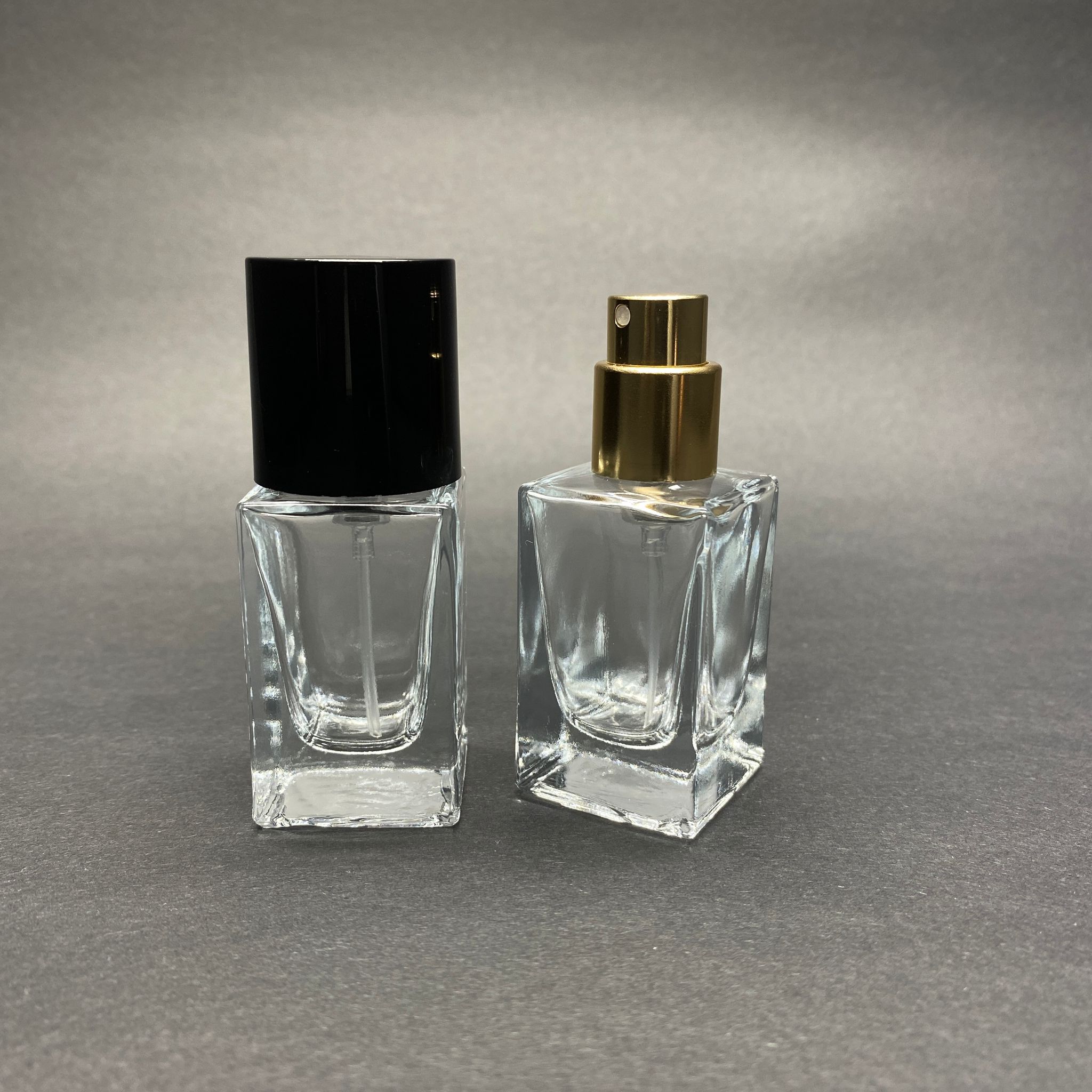 15 Ml Kare Model Bloom Parfüm Şişesi - Gold Metal Spreyli + Siyah Kapaklı (Ağız 15 Mm Geçme Kolay Kapama)