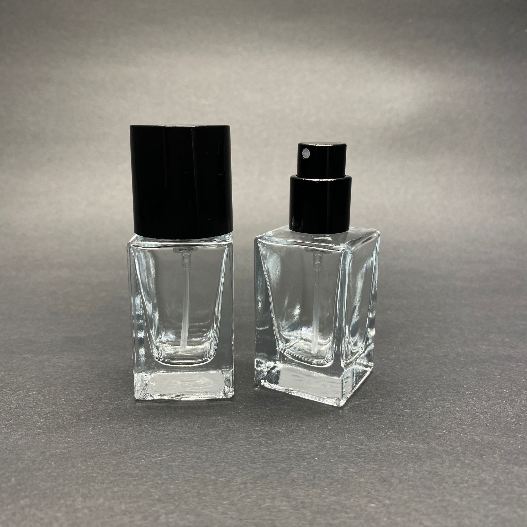 15 Ml Kare Model Bloom Parfüm Şişesi - Siyah Metal Spreyli + Siyah Kapaklı (Ağız 15 Mm Geçme Kolay Kapama)