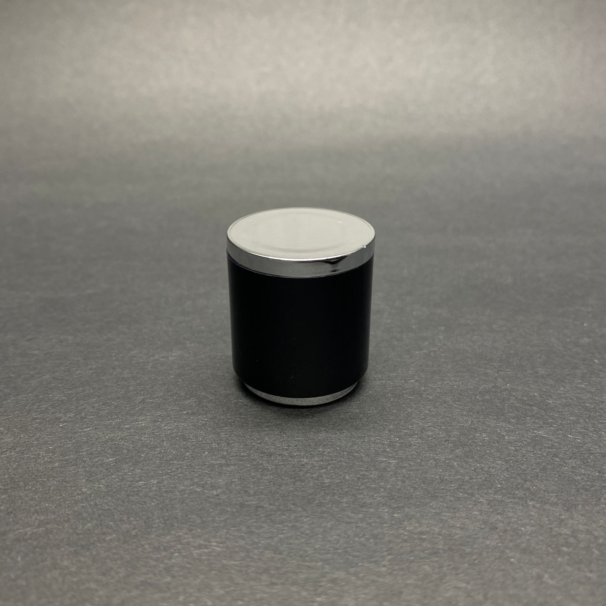 15 Mm Ağız Parfüm Sprey Kapak - Parfüm Spreyi Üzerine Geçme Kapak - Üstü Gümüş Altı Siyah