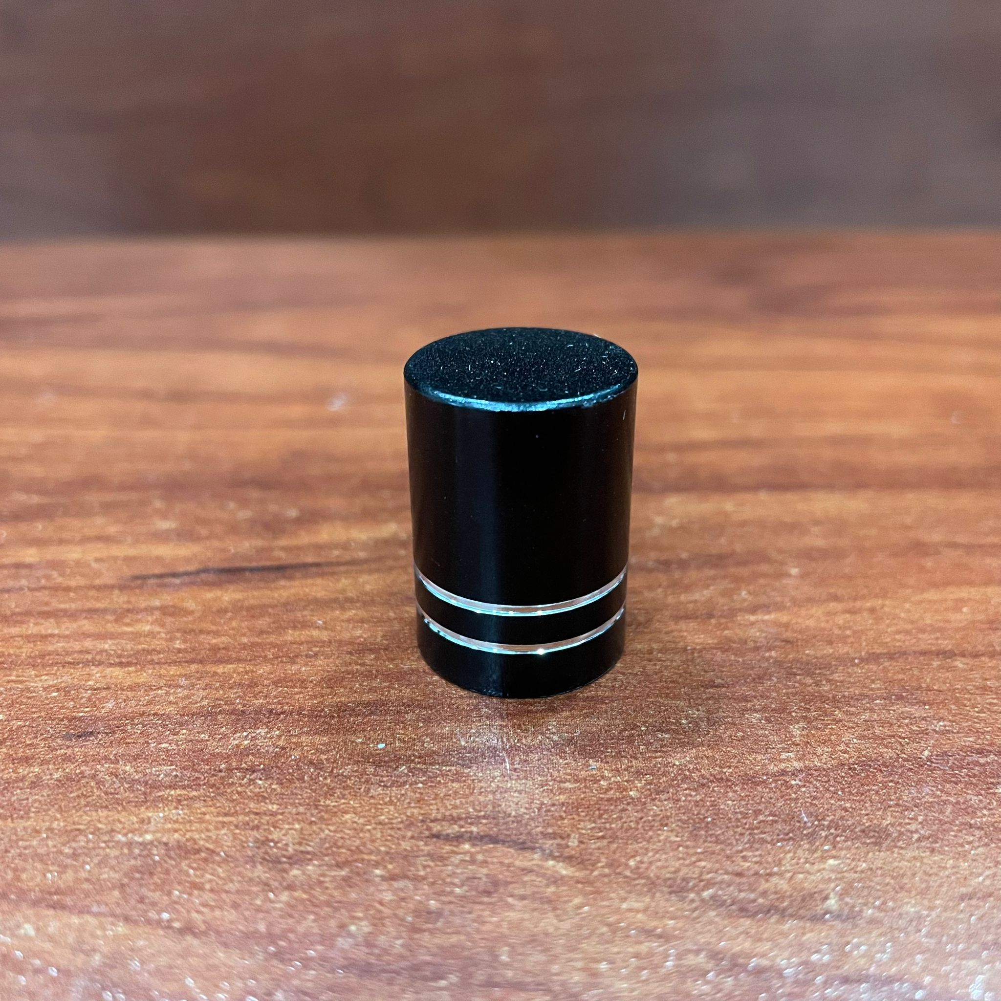 15 Mm Metal Siyah Kapak (Rollon İçin)