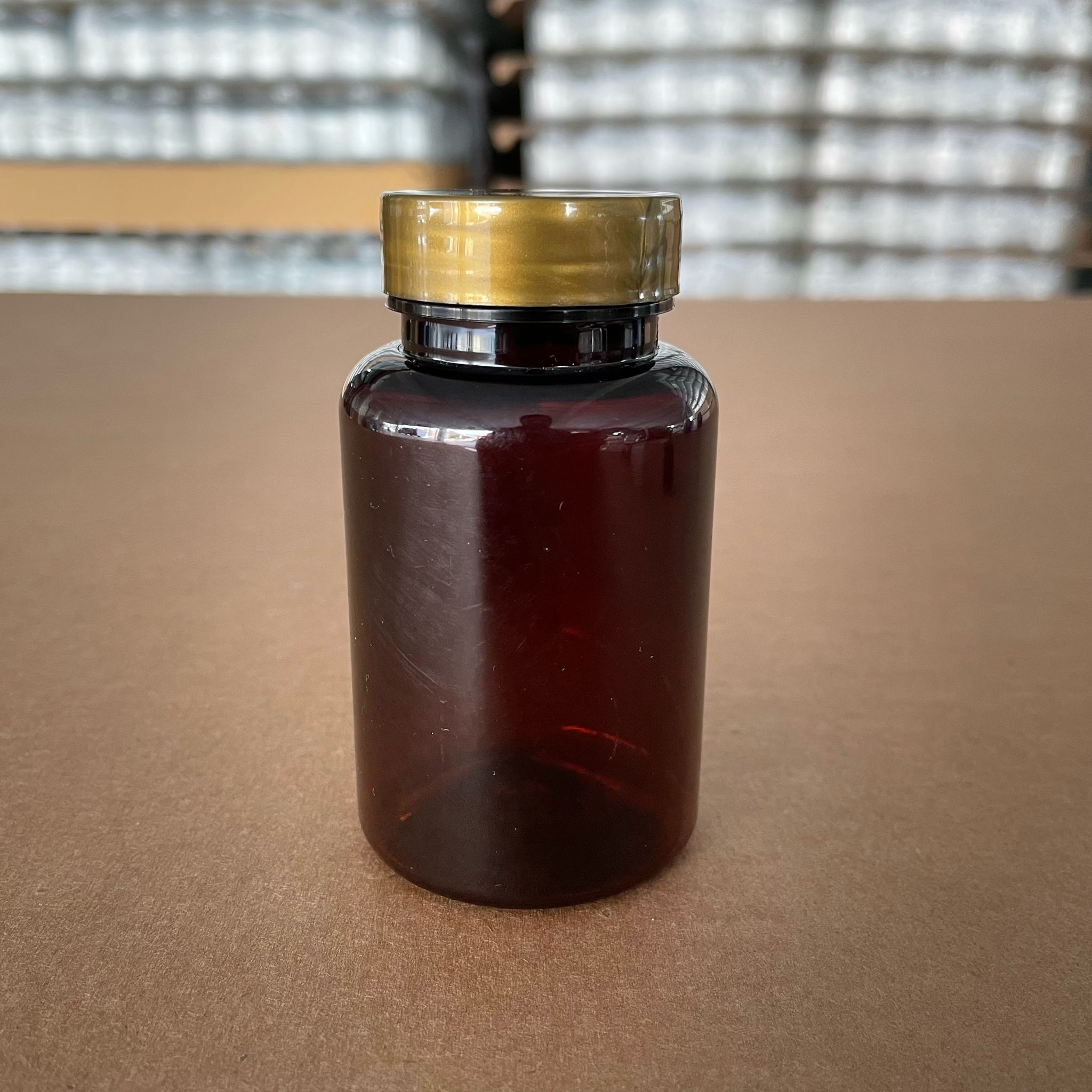 150 Cc Amber Pet Tablet Şişesi - Gold Kapaklı - 150 Ml Kapsül Kutusu - İlaç Şişesi - Medikal Hap Şişesi - Farmasötik Kavanoz
