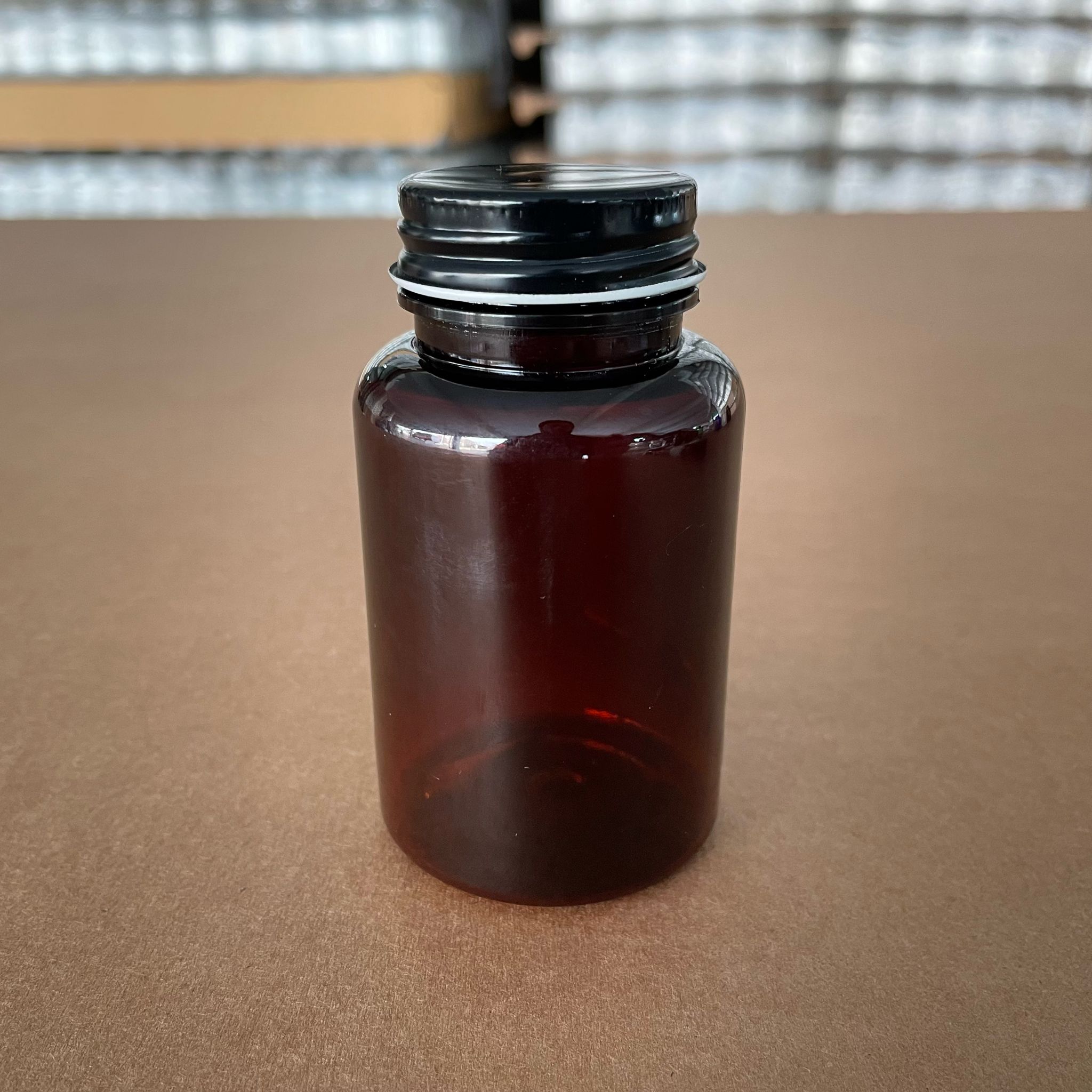 150 Cc Amber Pet Tablet Şişesi - Siyah Metal Kapaklı - 150 Ml Kapsül Kutusu - İlaç Şişesi - Medikal Hap Şişesi - Farmasötik Kavanoz
