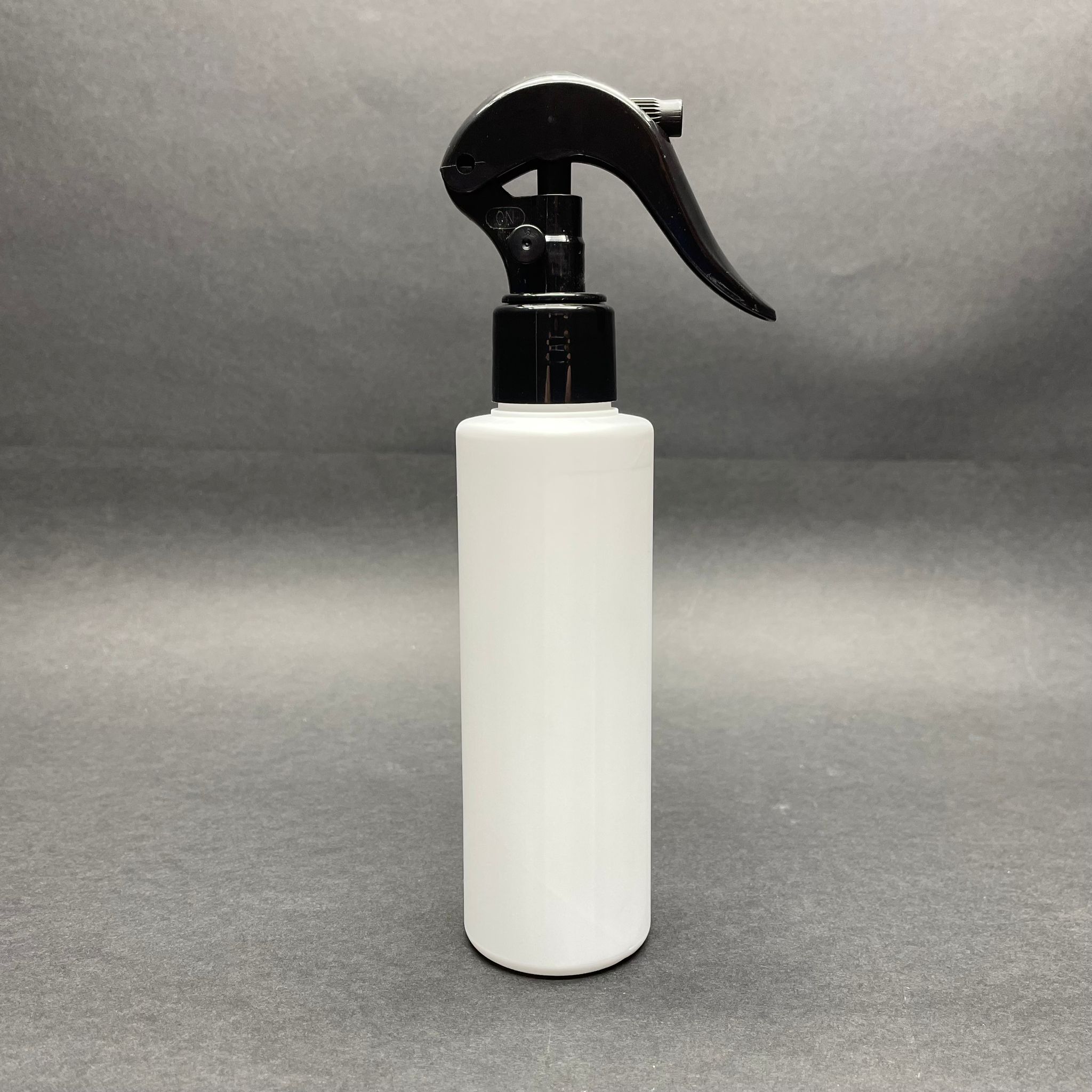 150 Cc Mat Beyaz Sert Polietilen Şişe - Siyah Triger Spreyli - 150 Ml Beyaz Plastik Şişe (Duman Şeklinde Püskürtür)