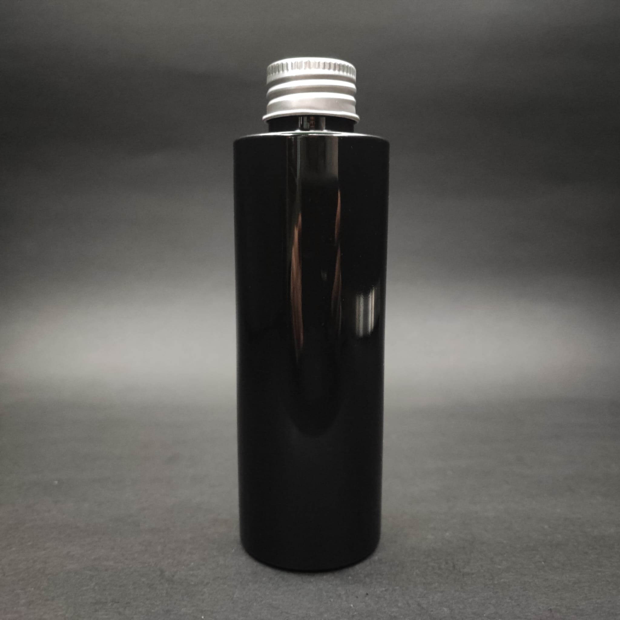 150 Cc Siyah Küt Plastik Şişe - Gümüş Metal Kapaklı - 150 Ml Küt Model Pet Şişe