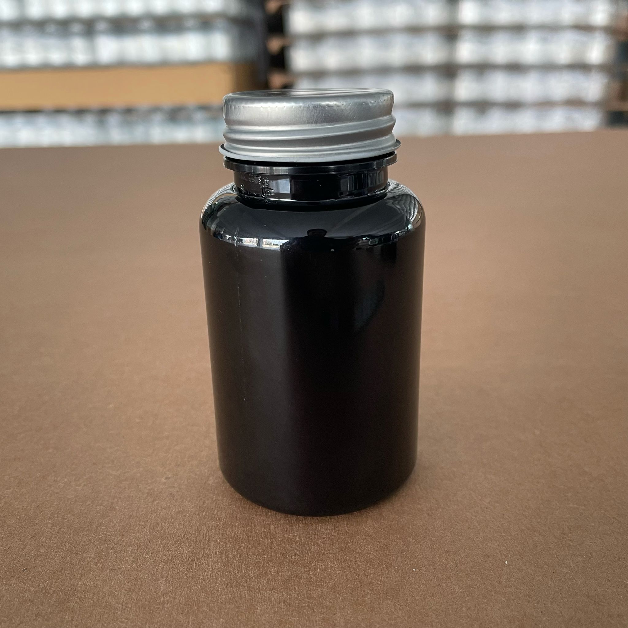 150 Cc Siyah Pet Tablet Şişesi - Gümüş Metal Kapaklı - 150 Ml Kapsül Kutusu - İlaç Şişesi - Medikal Hap Şişesi - Farmasötik Kavanoz