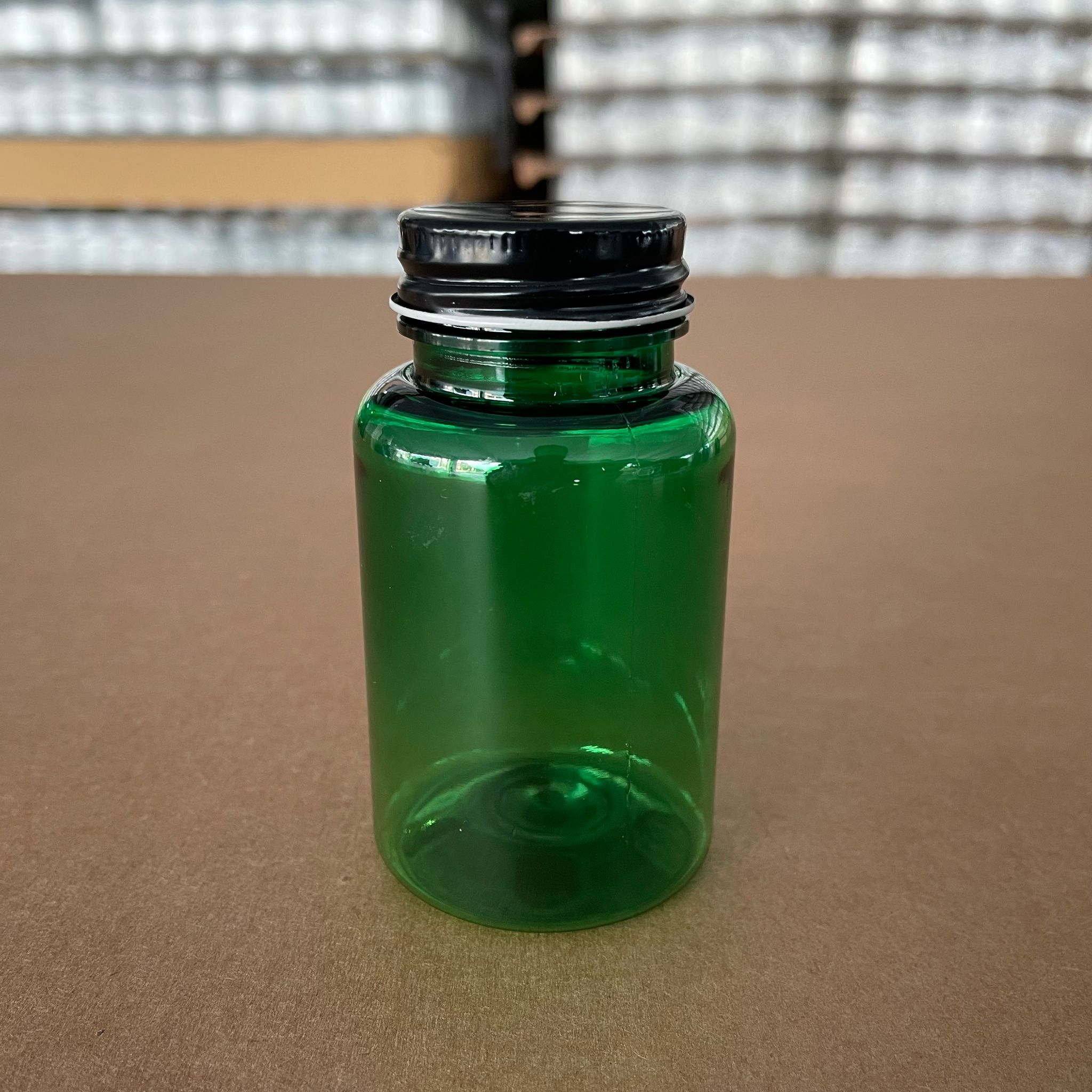 150 Cc Yeşil Pet Tablet Şişesi - Siyah Metal Kapaklı - 150 Ml Kapsül Kutusu - İlaç Şişesi - Medikal Hap Şişesi - Farmasötik Kavanoz