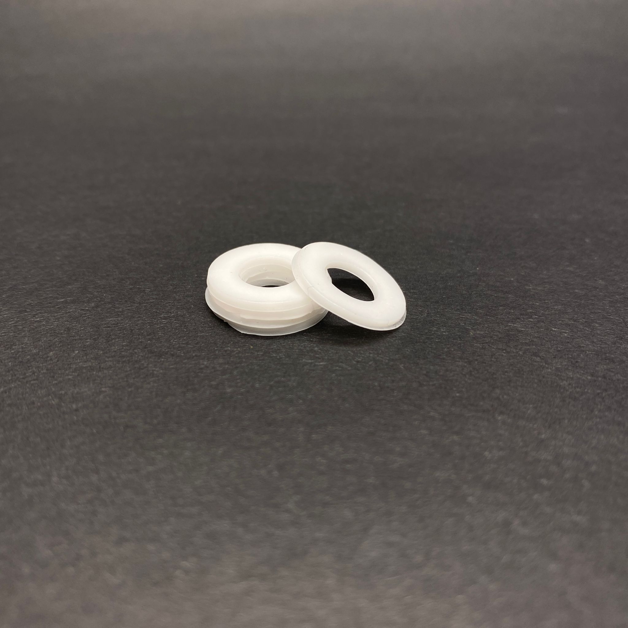 18 Mm Ağız Şişe İçin Delikli Conta (Sprey , Cam Damlalık , Kapak Vb İçin Sızdırmazlık Sağlar)
