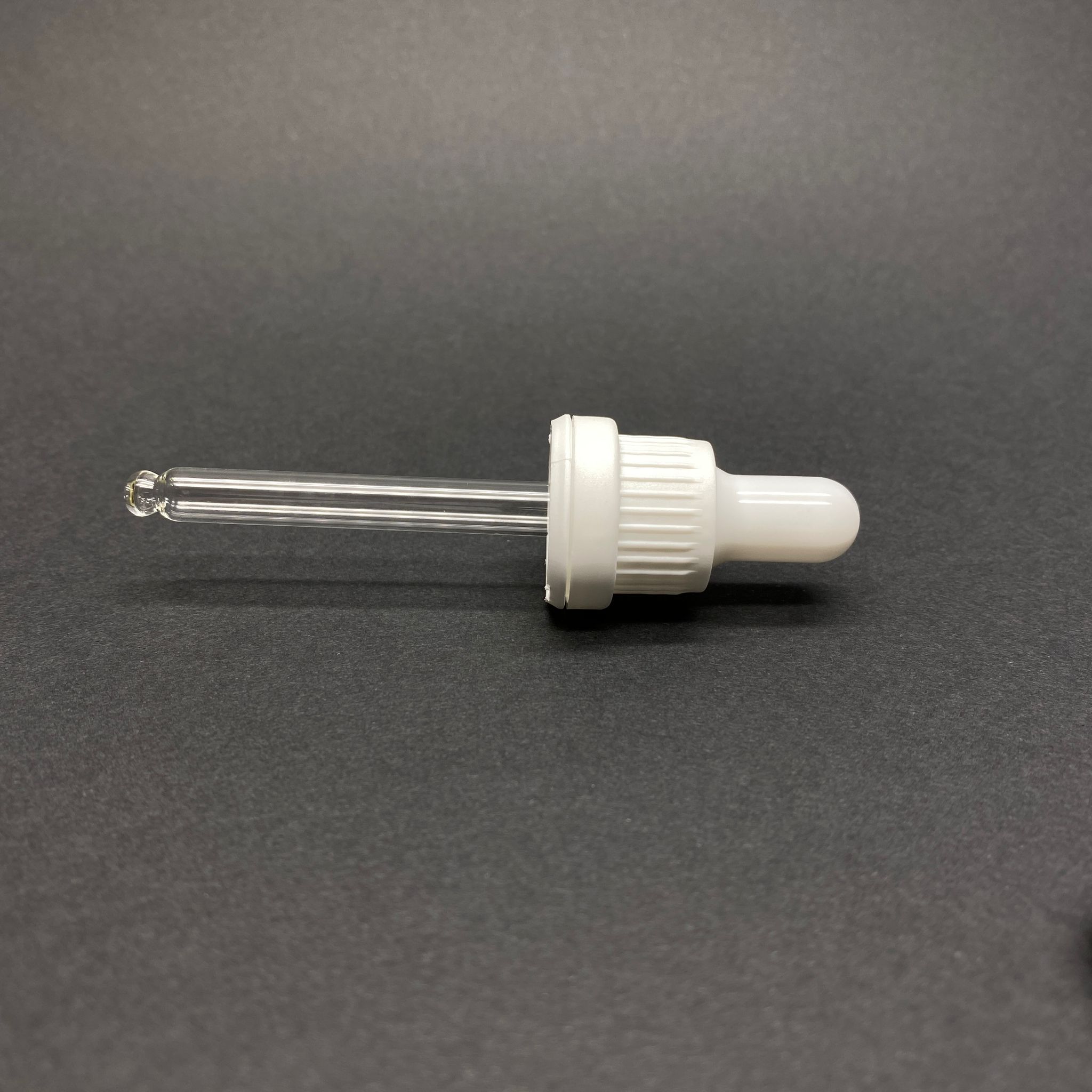 18 Mm Cam Damlalık Takım - Parlak Beyaz Emzik+Delikli Beyaz Kilitli Plastik Kapak+Cam Pipet - 30 Cc Dropper Şişeler İçin