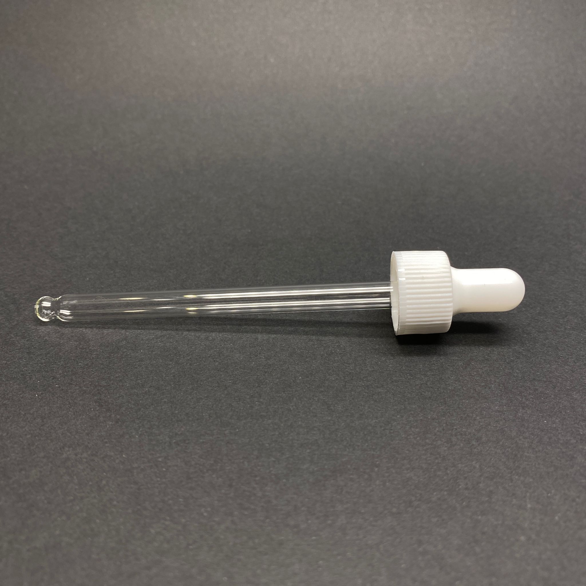 18 Mm Cam Damlalık Takım - Parlak Beyaz Emzik+Delikli Beyaz Plastik Kapak+Cam Pipet - 100 Cc Dropper Şişeler İçin
