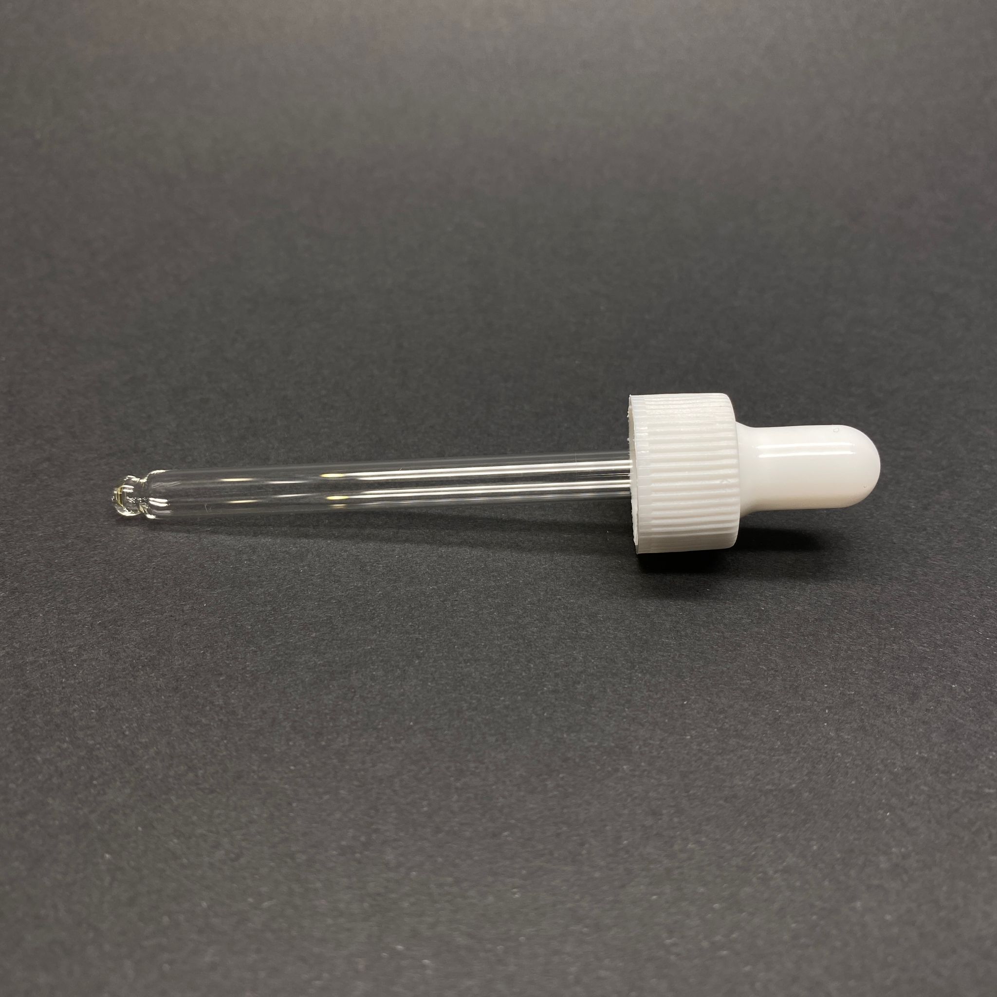 18 Mm Cam Damlalık Takım - Parlak Beyaz Emzik+Delikli Beyaz Plastik Kapak+Cam Pipet - 50 Cc Dropper Şişeler İçin