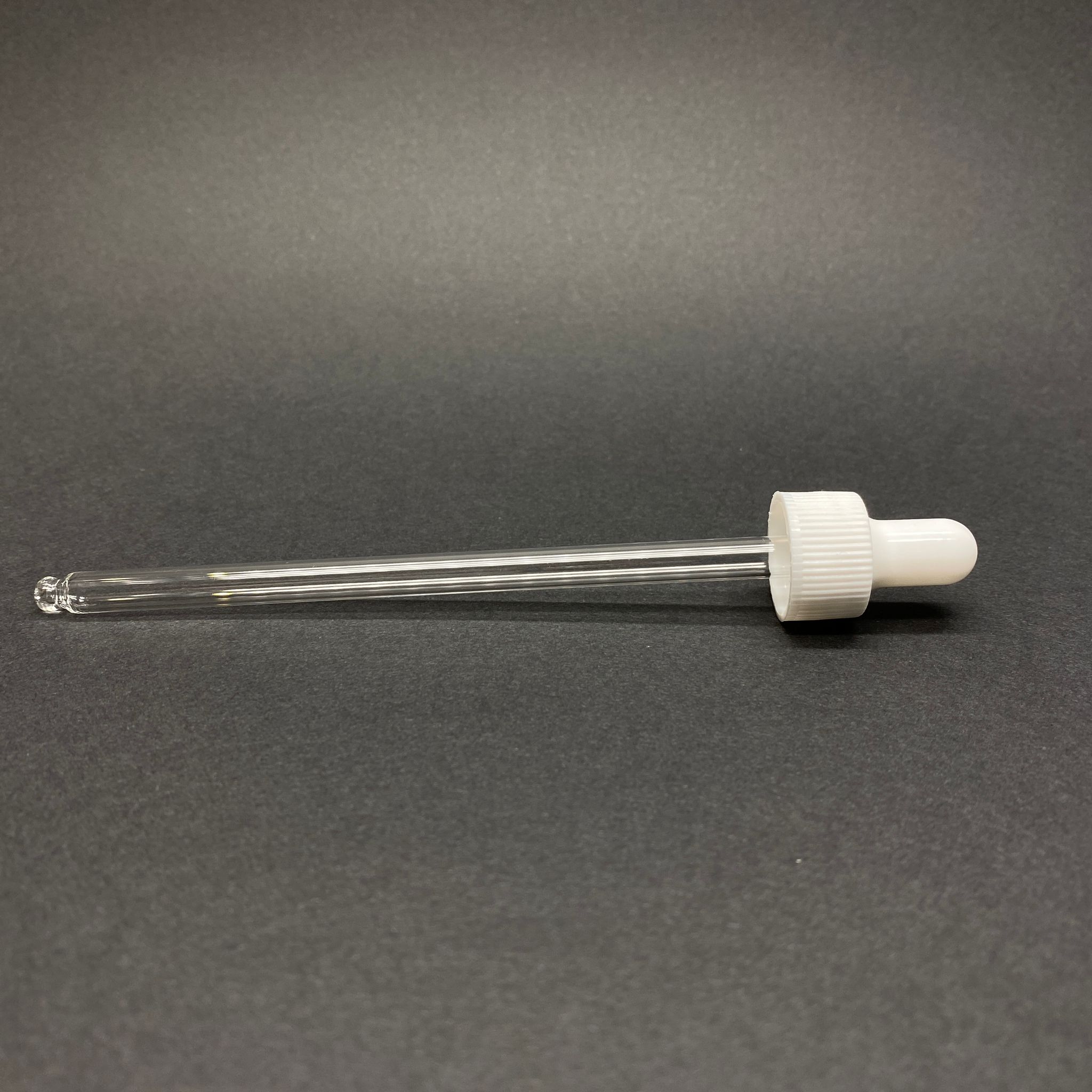 18 Mm Cam Damlalık Takım - Parlak Beyaz Emzik+Delikli Siyah Plastik Kapak+Cam Pipet - Takılacağı Şişe  En Az 14 Cm Olmalı
