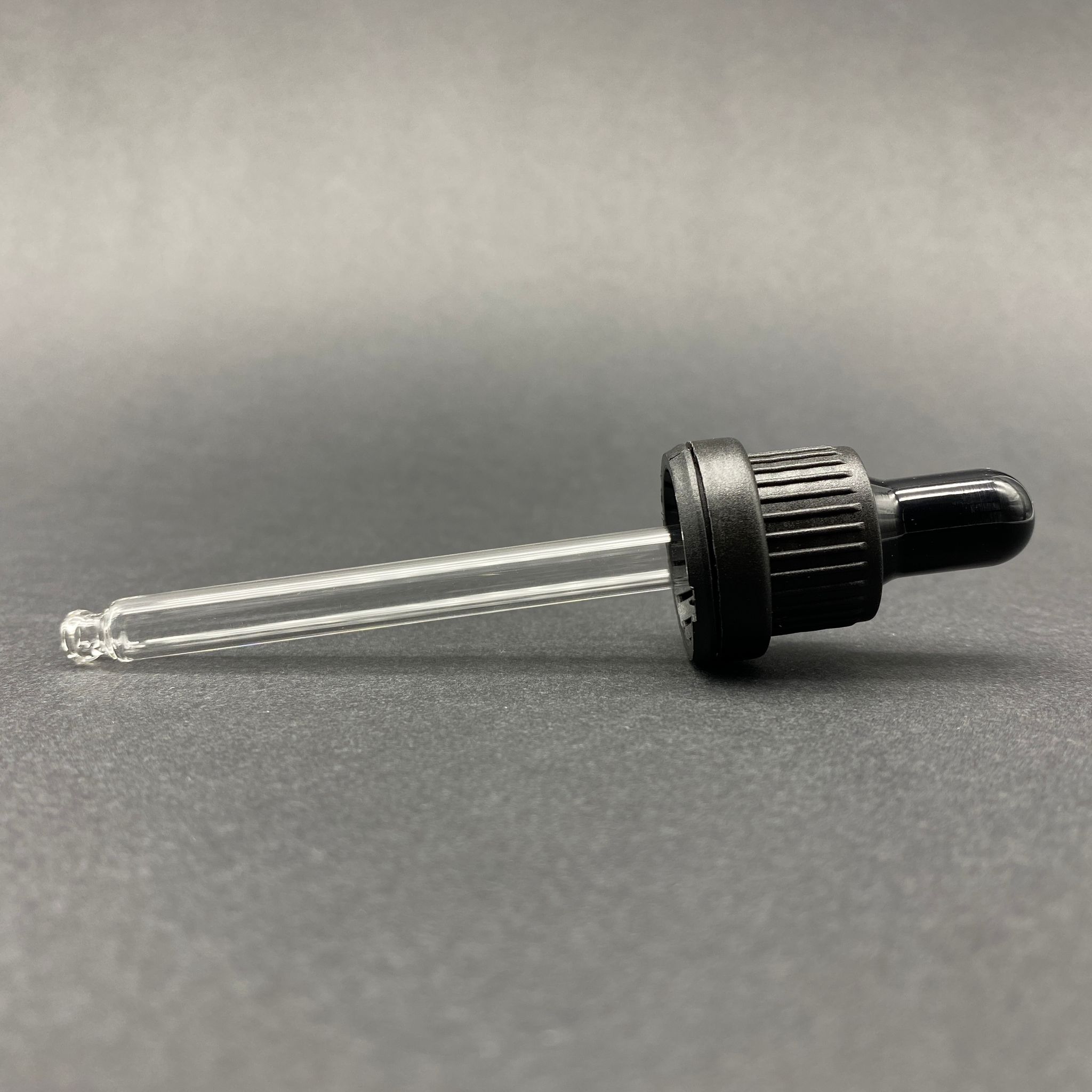 18 Mm Cam Damlalık Takım - Parlak Emzik+Delikli Siyah Kilitli Plastik Kapak+Cam Pipet - 50 Cc Dropper Şişeler İçin