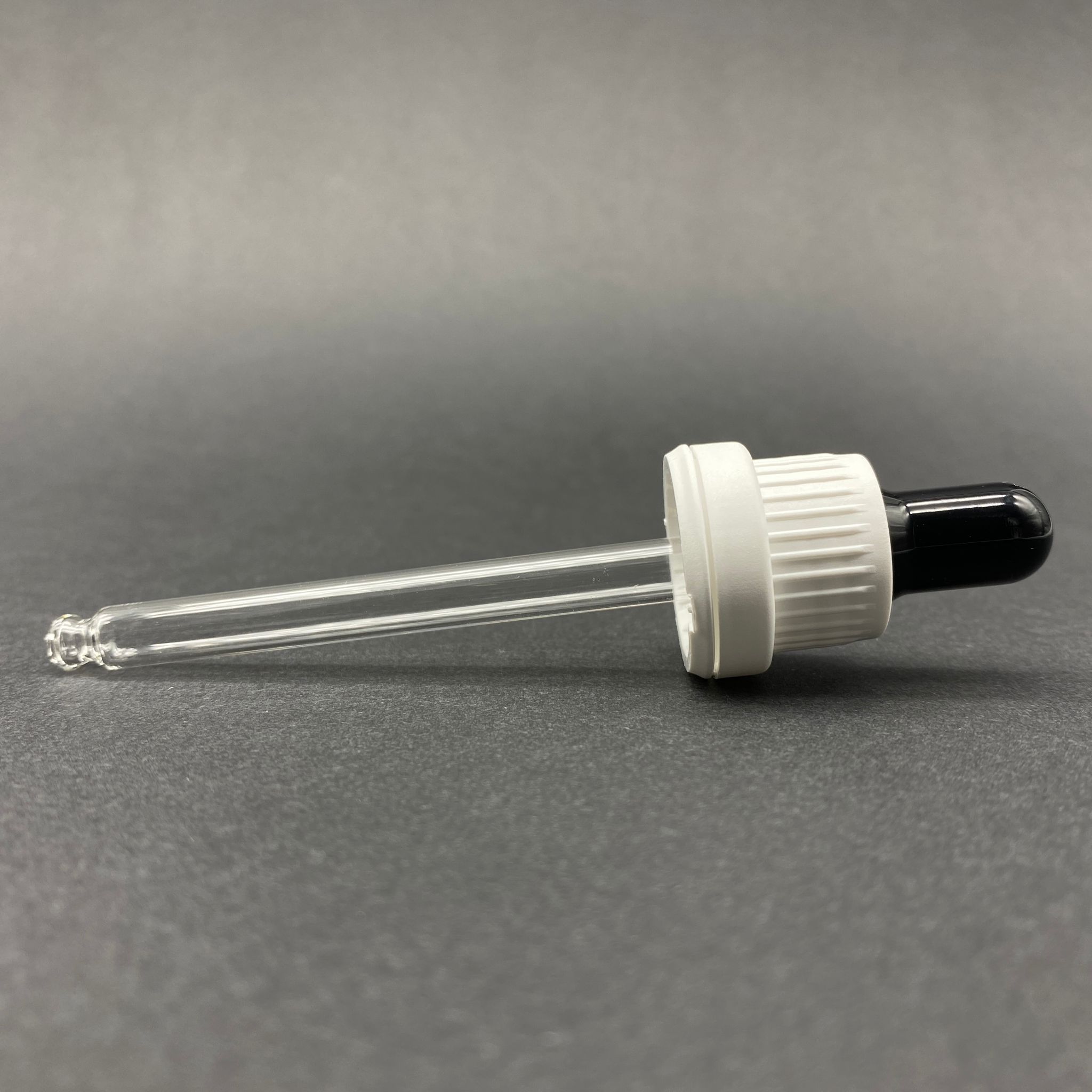 18 Mm Cam Damlalık Takım - Parlak Siyah Emzik+Delikli Beyaz Kilitli Plastik Kapak+Cam Pipet - 50 Cc Dropper Şişeler İçin