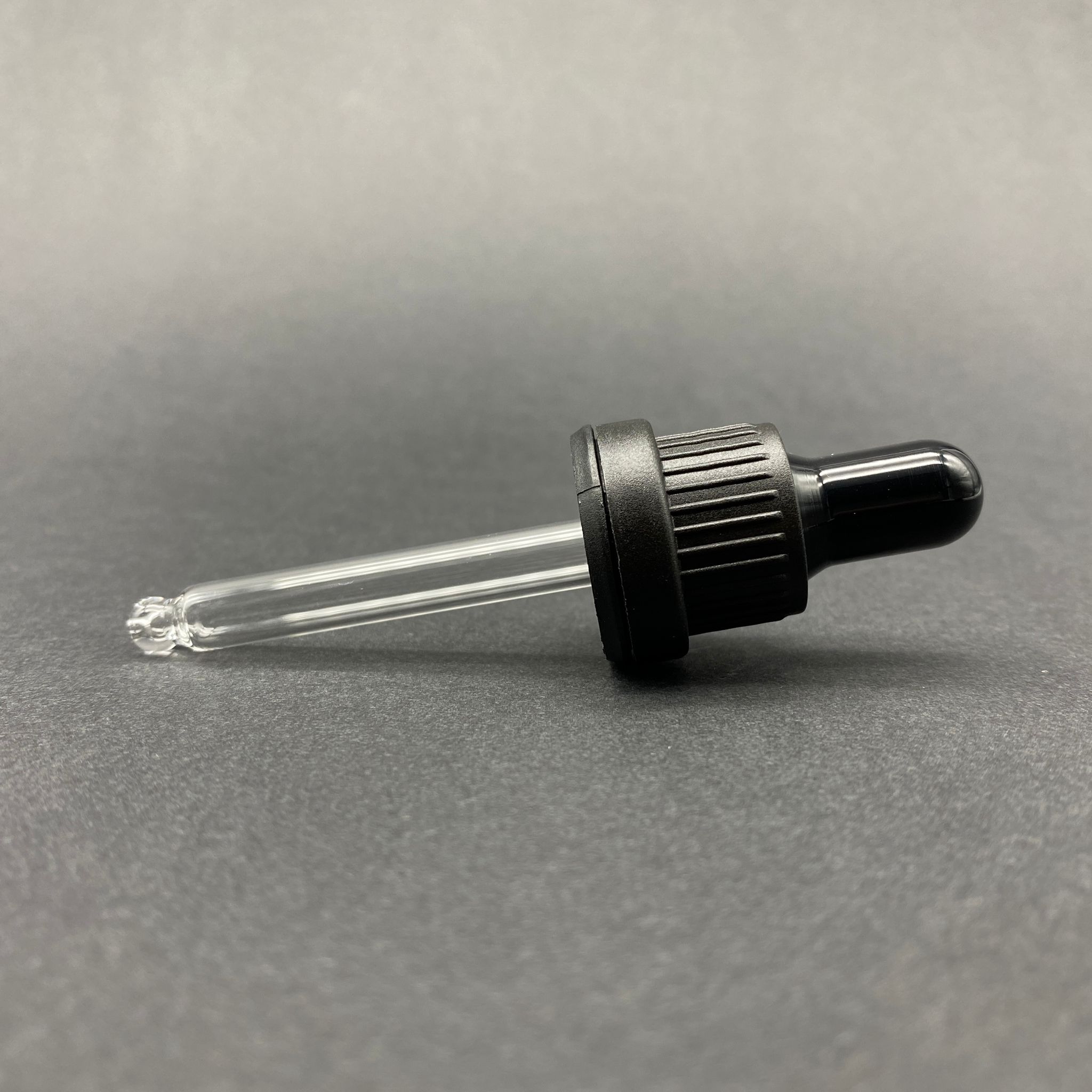 18 Mm Cam Damlalık Takım - Parlak Siyah Emzik+Delikli Siyah Kilitli Plastik Kapak+Cam Pipet - 20 Cc Dropper Şişeler İçin