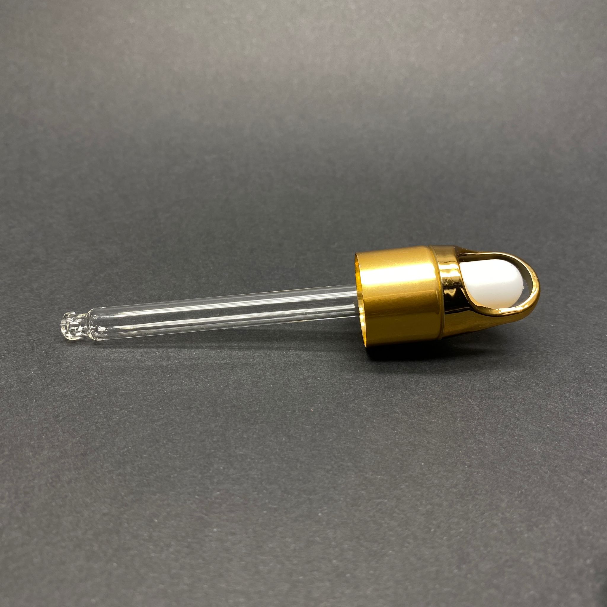 18 Mm Flower - Çiçek Sepeti Model Cam Damlalık Takım - Parlak Beyaz Emzik+ Gold Metal Kapak + Cam Pipet - 30 Cc Yassı Dropper Şişe İçin