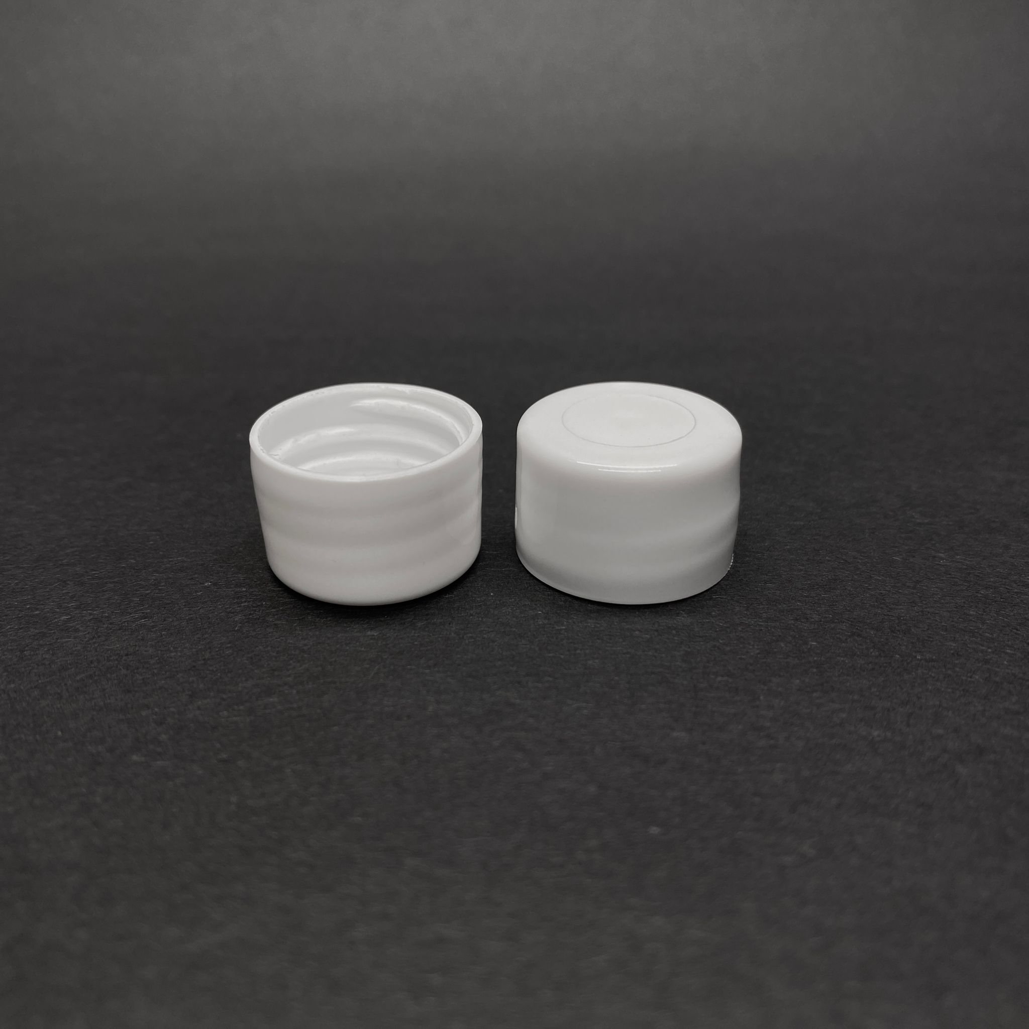 18 Mm Kendinden Contalı Kapak - Beyaz