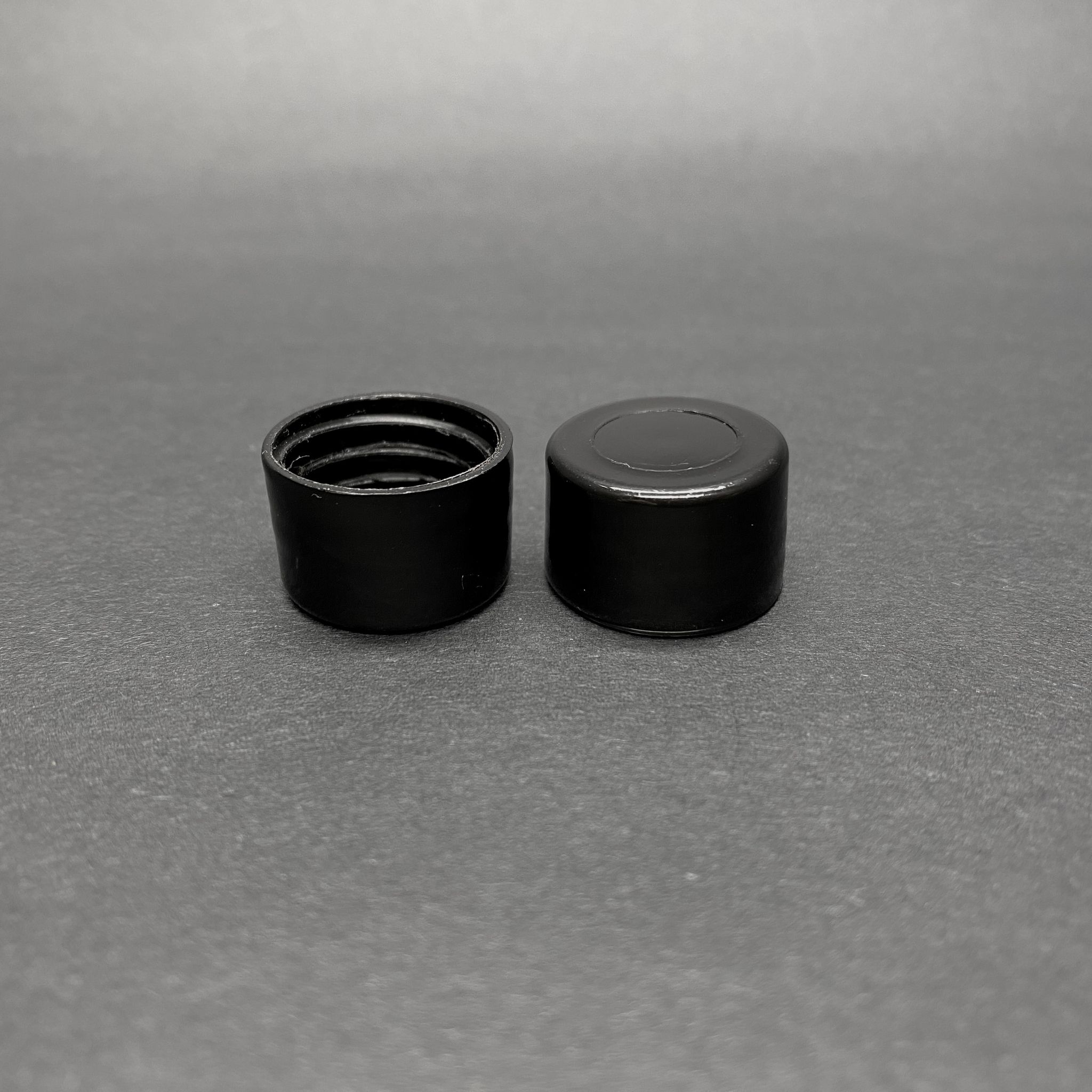 18 Mm Kendinden Contalı Kapak - Siyah