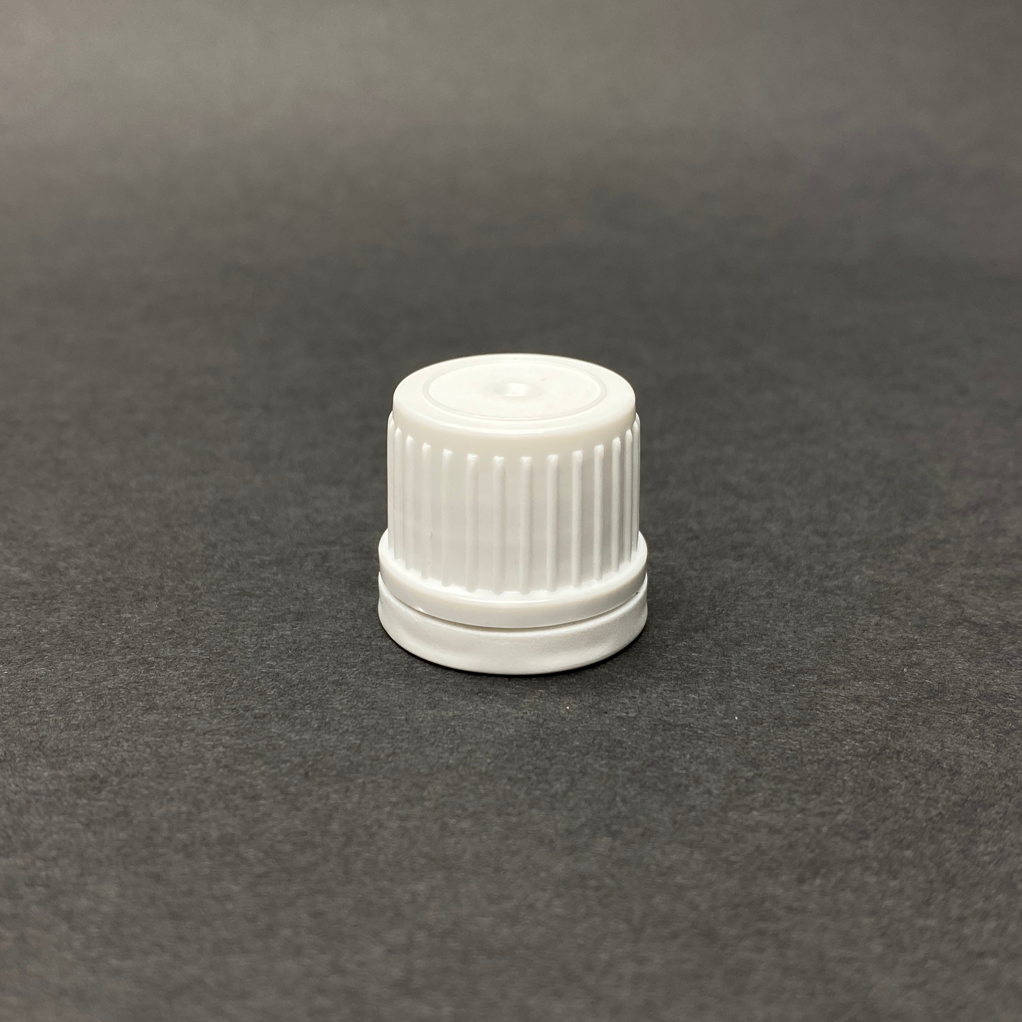 18 Mm Kilitli Kapak Beyaz - İnce Model
