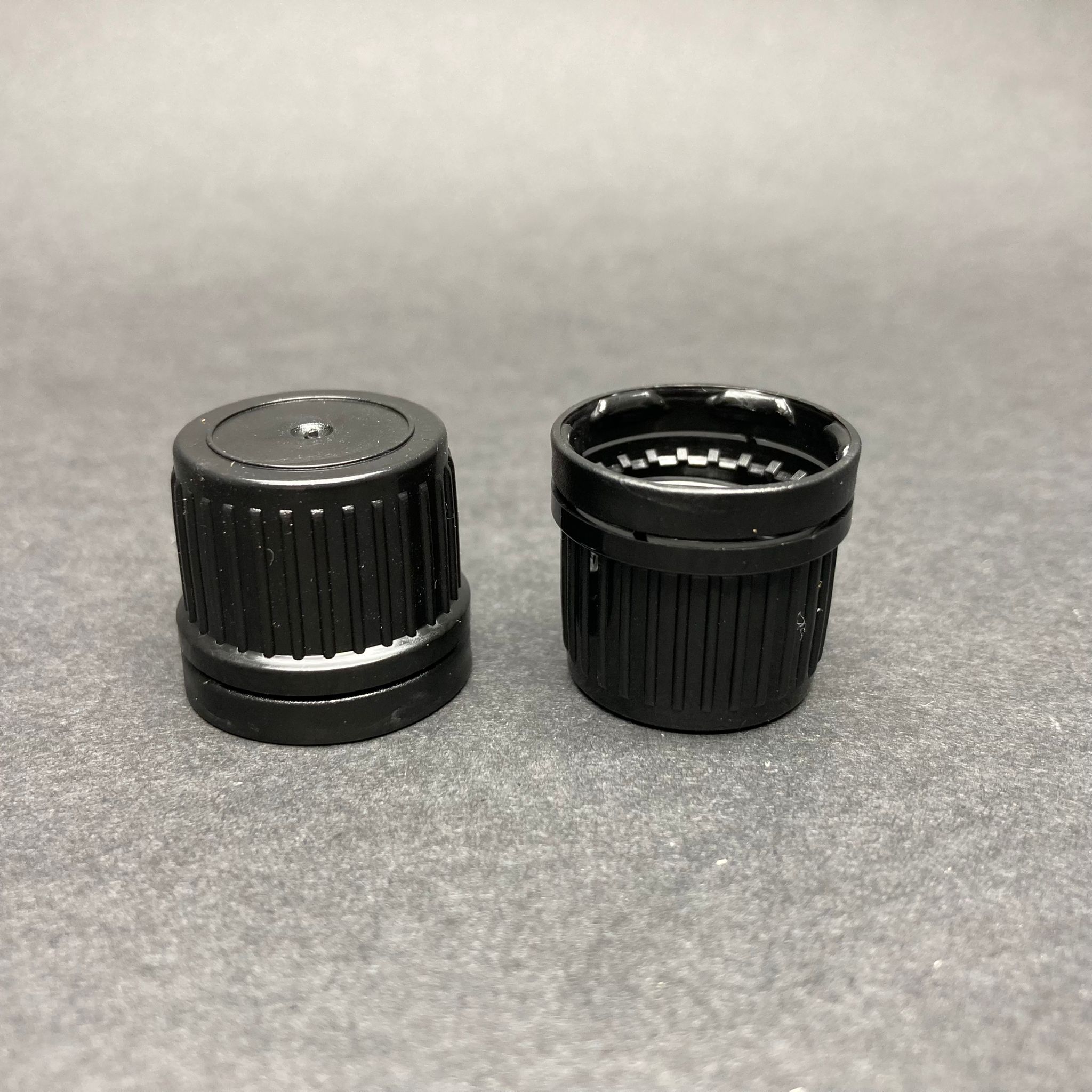 18 Mm Kilitli Kapak Siyah - İnce Model