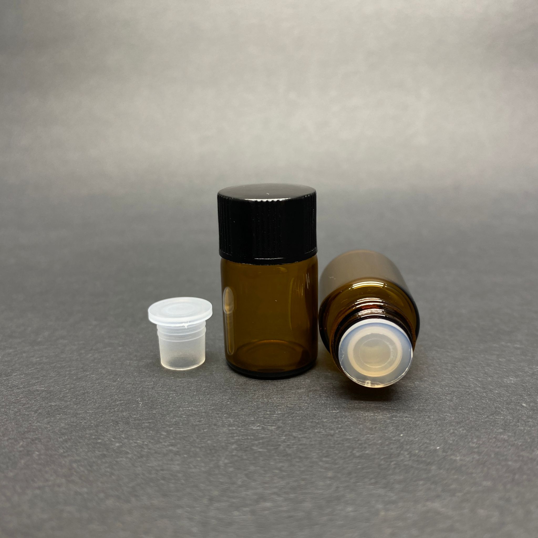2 Cc Amber Cam Şişe - Sızdırmaz Contalı Siyah Kapaklı + Kör Tıpalı - 2 Ml Kapaklı Cam Şişe