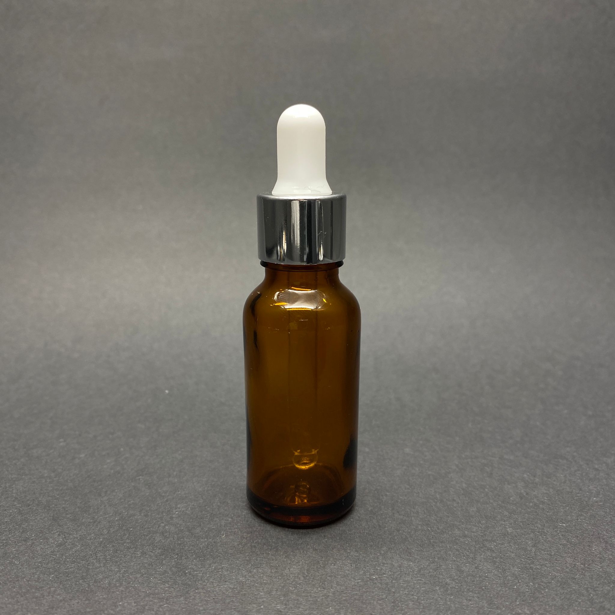 20 Cc Amber Cam Damlalıklı Şişe - Beyaz Emzik -Gümüş Metalik Kapak - 20 Ml Kahverengi Cam Damlalıklı Şişe