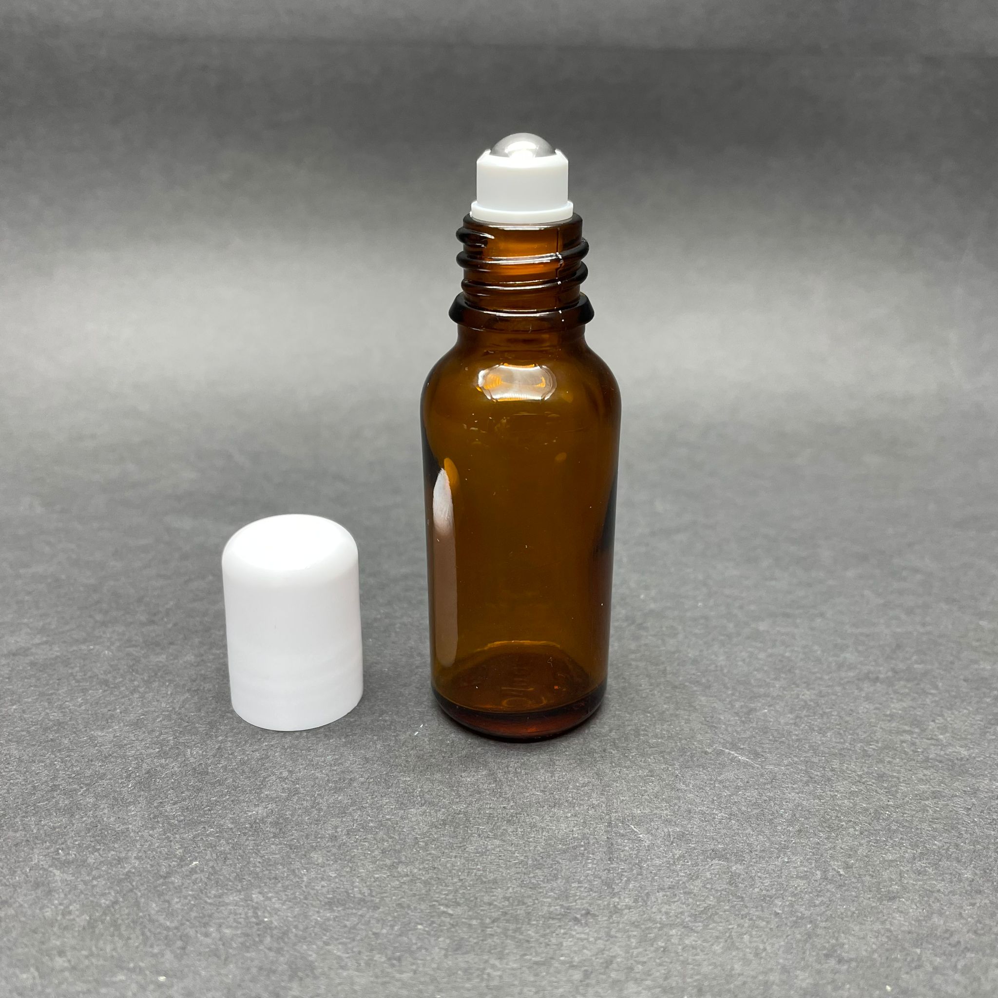 20 Cc Amber Cam Roll-On Şişesi - Beyaz Kapaklı -  20 Ml Çelik Bilyeli Şişe - Cam Roll On Şişe - Cam Esans Şişesi