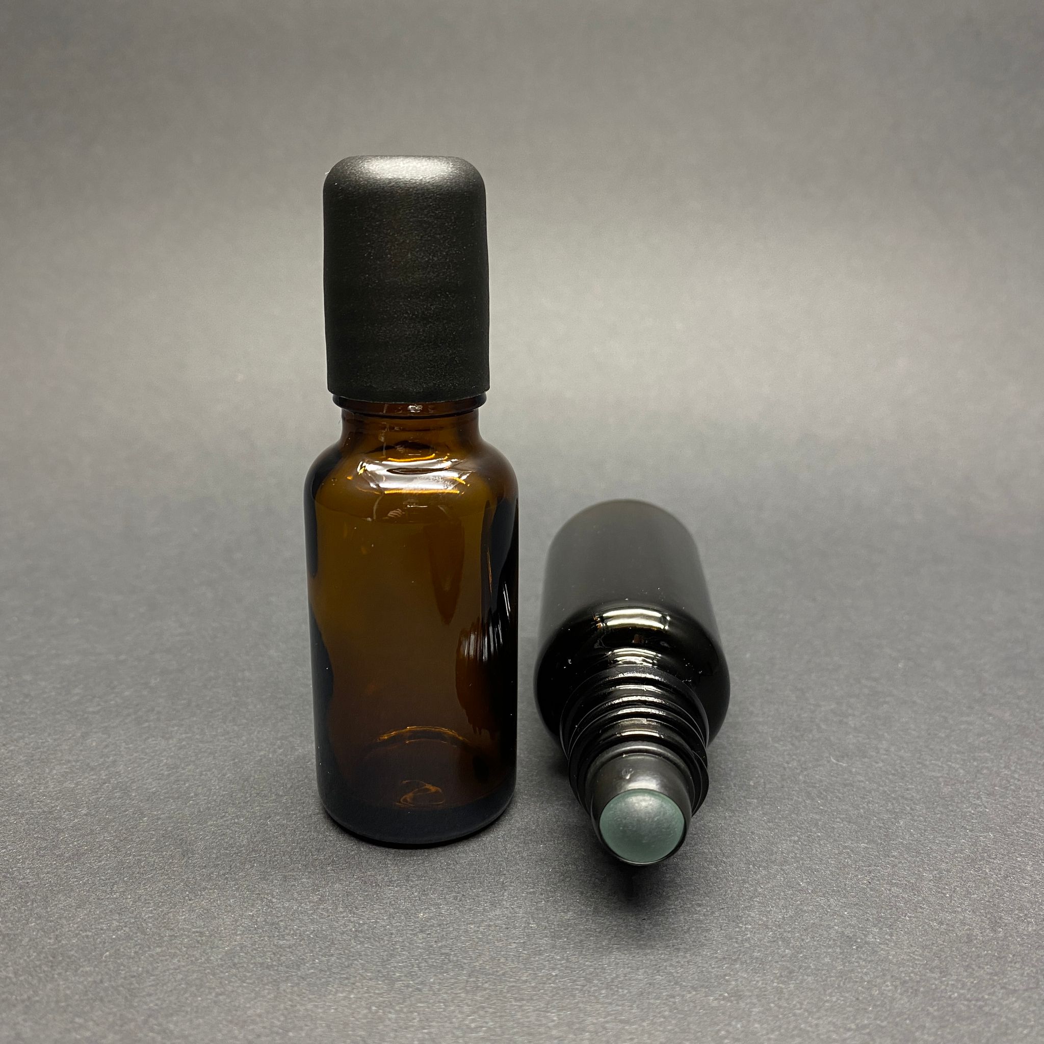 20 Cc Amber Cam Roll-On Şişesi - Siyah Kapaklı -  20 Ml Cam Bilyeli Şişe - Cam Roll On Şişe - Cam Esans Şişesi