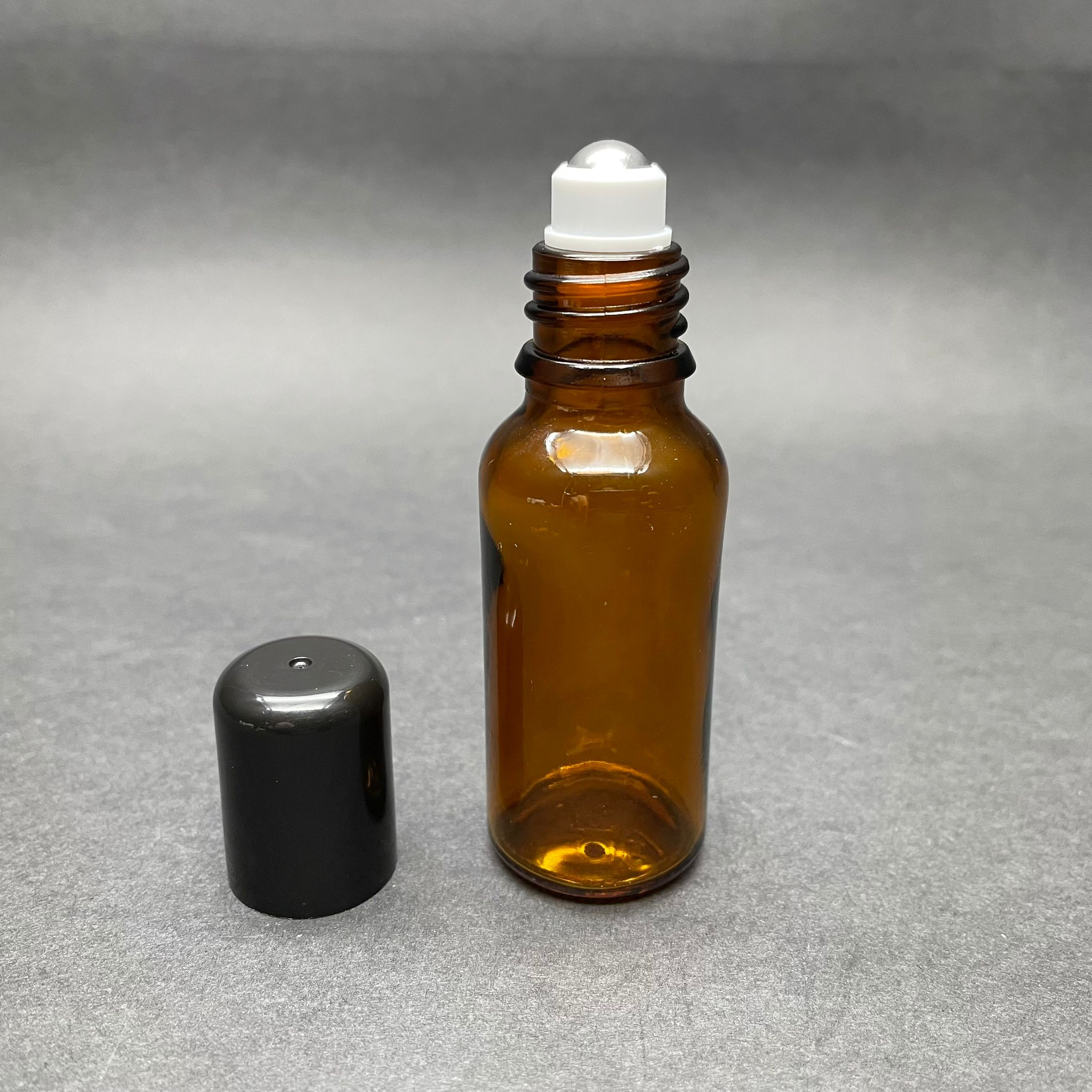 20 Cc Amber Cam Roll-On Şişesi - Siyah Kapaklı -  20 Ml Çelik Bilyeli Şişe - Cam Roll On Şişe - Cam Esans Şişesi