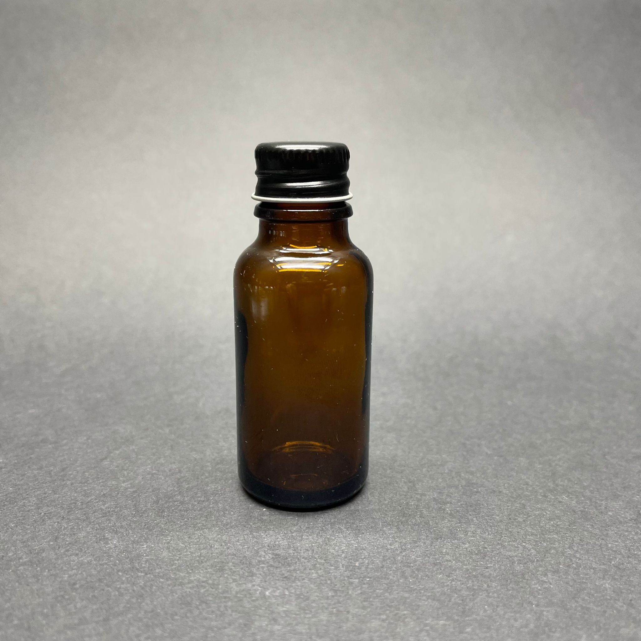 20 Cc Amber Cam Şişe - Siyah Vidalı Metal Kapaklı - 20 Ml Cam Şişe