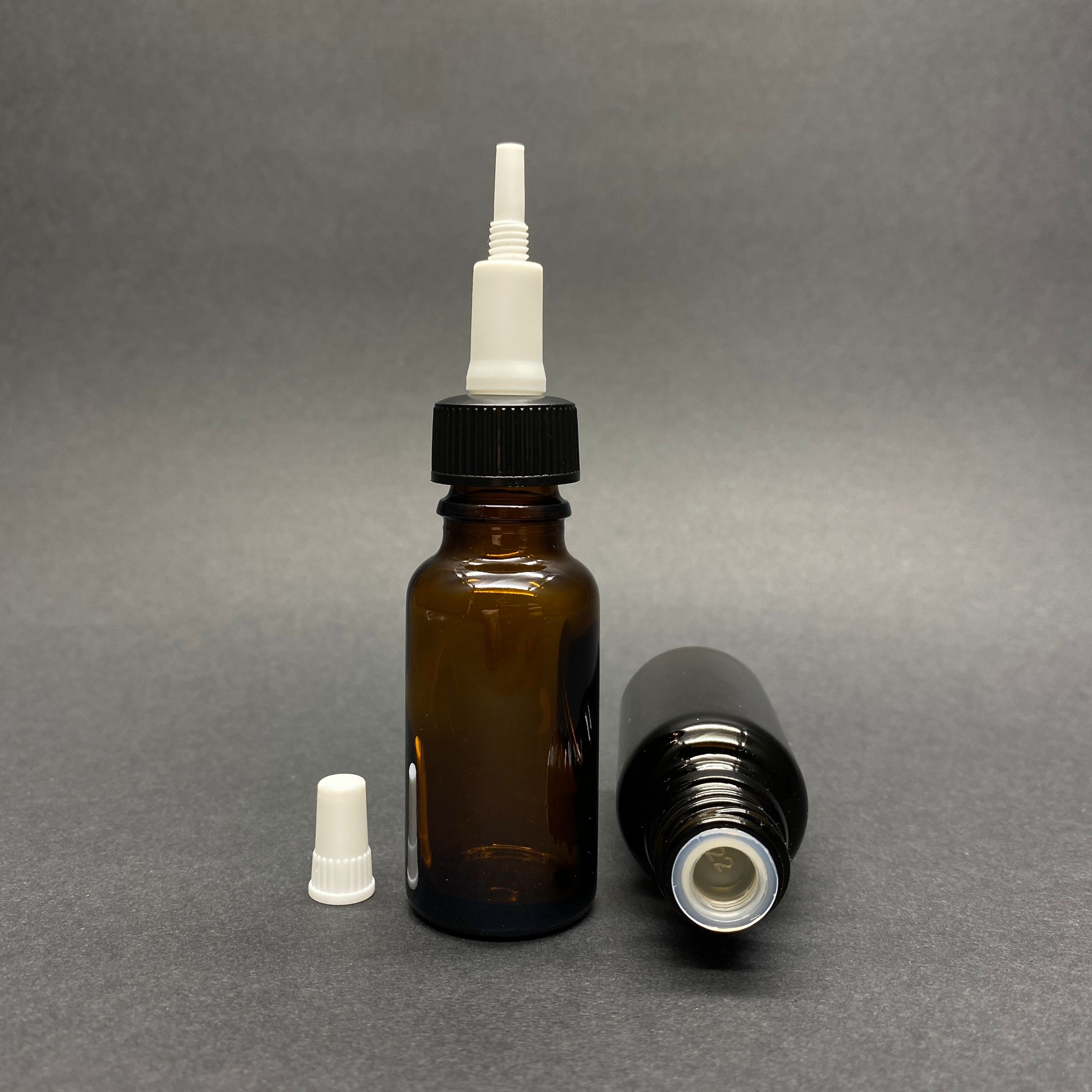 20 Cc Amber Cam Şişe - Üstten Damlalıklı Kapak + Kör Tıpa - Sıvıyı Kontrollü Damlatır
