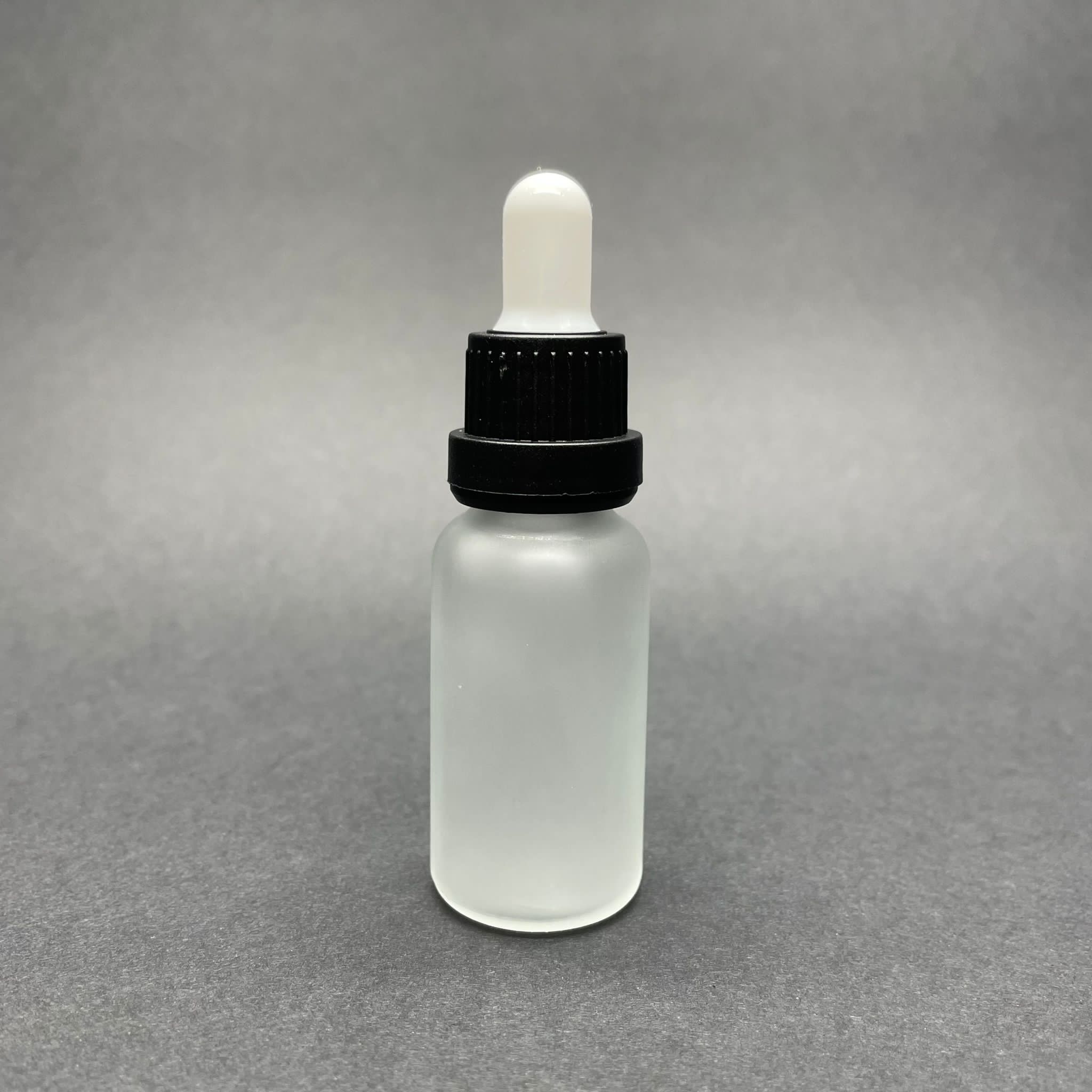 20 Cc Buzlu Cam Damlalıklı Şişe - Beyaz Emzik - Siyah Kilitli Plastik Kapak - 20 Ml Buzlu Cam Damlalıklı Şişe - Serum Şişesi Damlalıklı - Boş Serum Şişesi - Toptan Damlalıklı Şişe