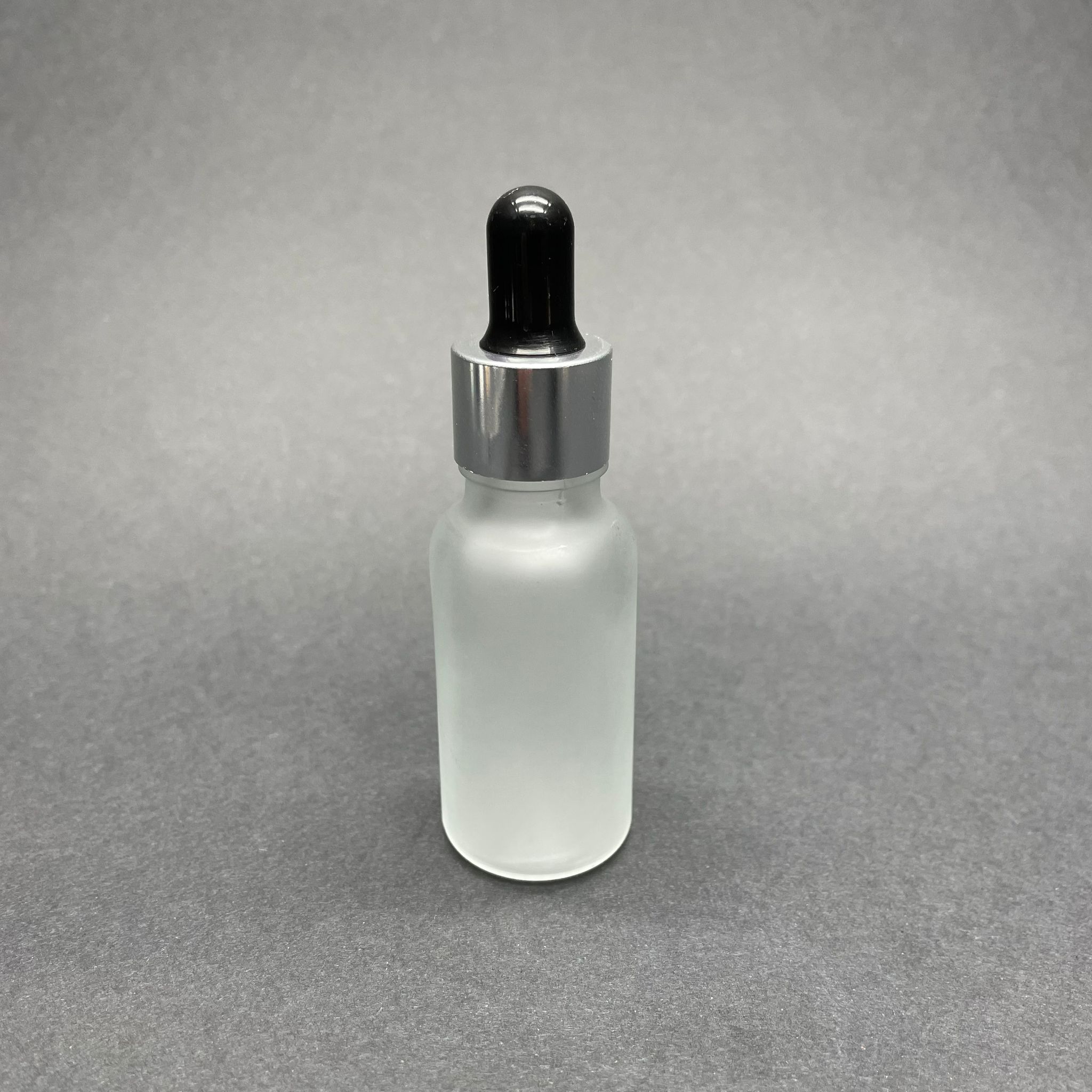 20 Cc Buzlu Cam Damlalıklı Şişe - Siyah Emzik - Gümüş Metal Kapak - 20 Ml Buzlu Cam Damlalıklı Şişe - Serum Şişesi Damlalıklı - Boş Serum Şişesi - Toptan Damlalıklı Şişe
