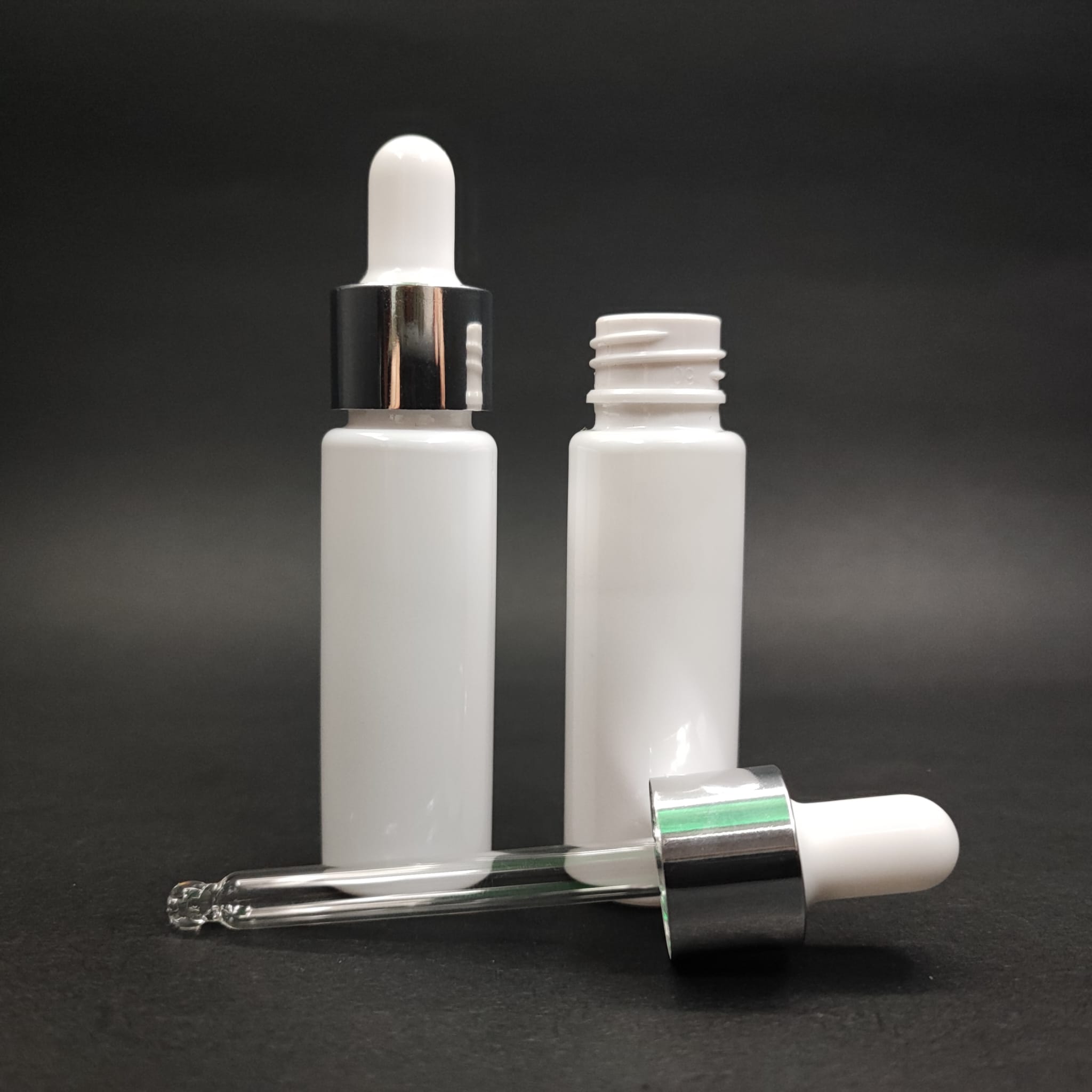 20 Cc Cam Damlalıklı Beyaz Plastik Şişe - 20 Ml Dropper Pet Şişe + Beyaz Emzik + Gümüş Kapak + Cam Pipet Set