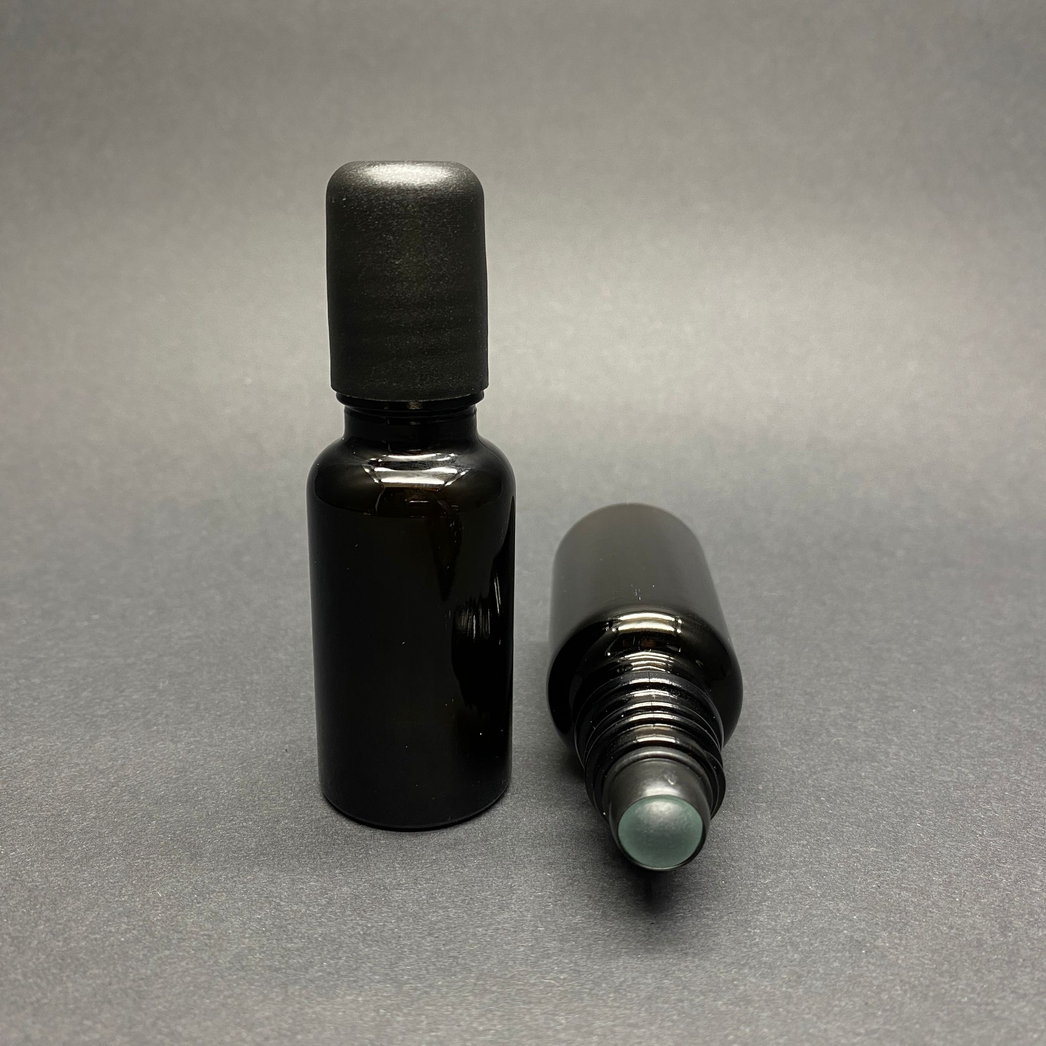 20 Cc Koyu Amber Cam Roll-On Şişesi - Siyah Kapaklı -  20 Ml Cam Bilyeli Şişe - Cam Roll On Şişe - Cam Esans Şişesi