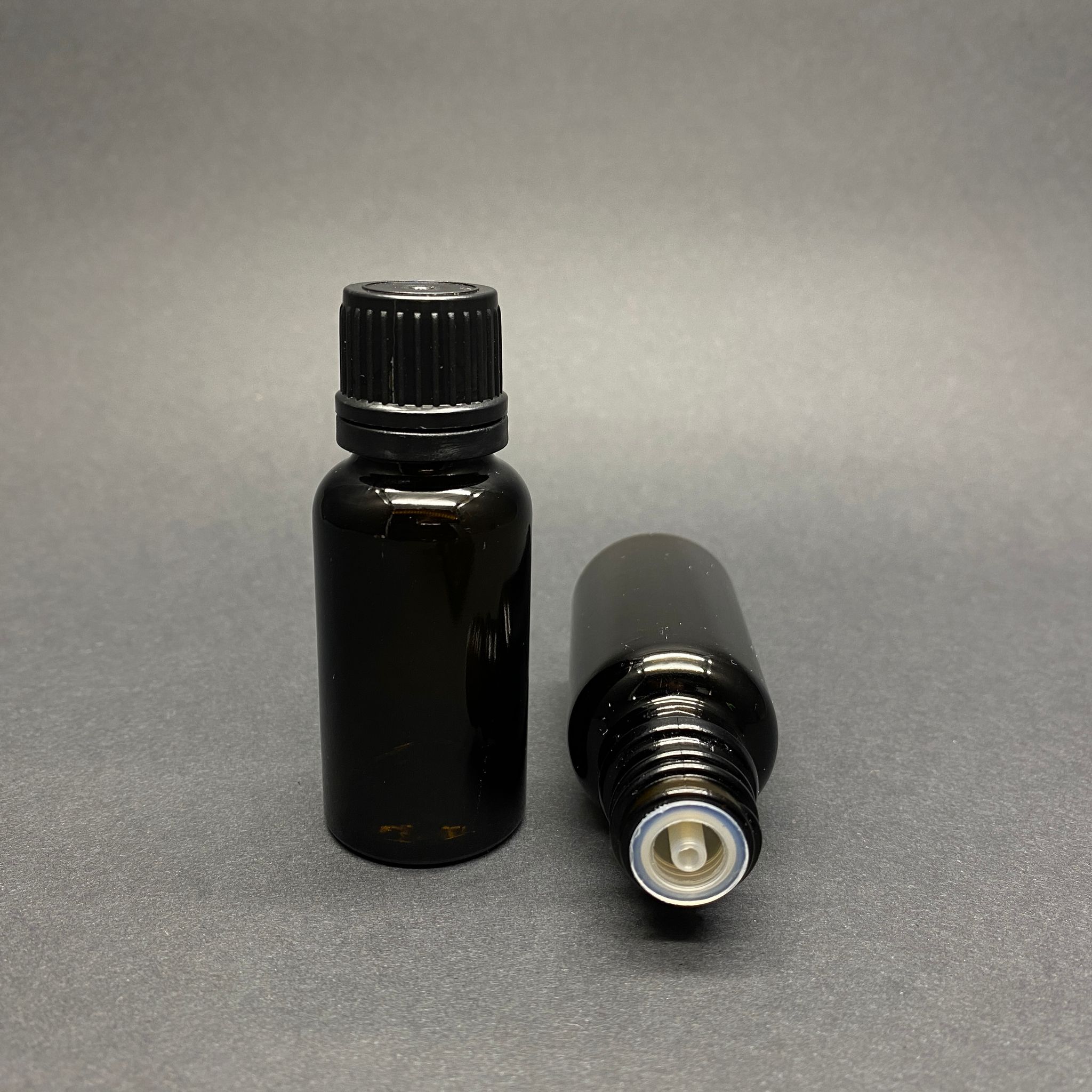 20 Cc Koyu Amber İçten Damlalıklı (Opsiyonel Damlalık) - Siyah Kilitli Kapaklı Cam Şişe - 20 Ml Kolonya Tıpalı Cam Şişe