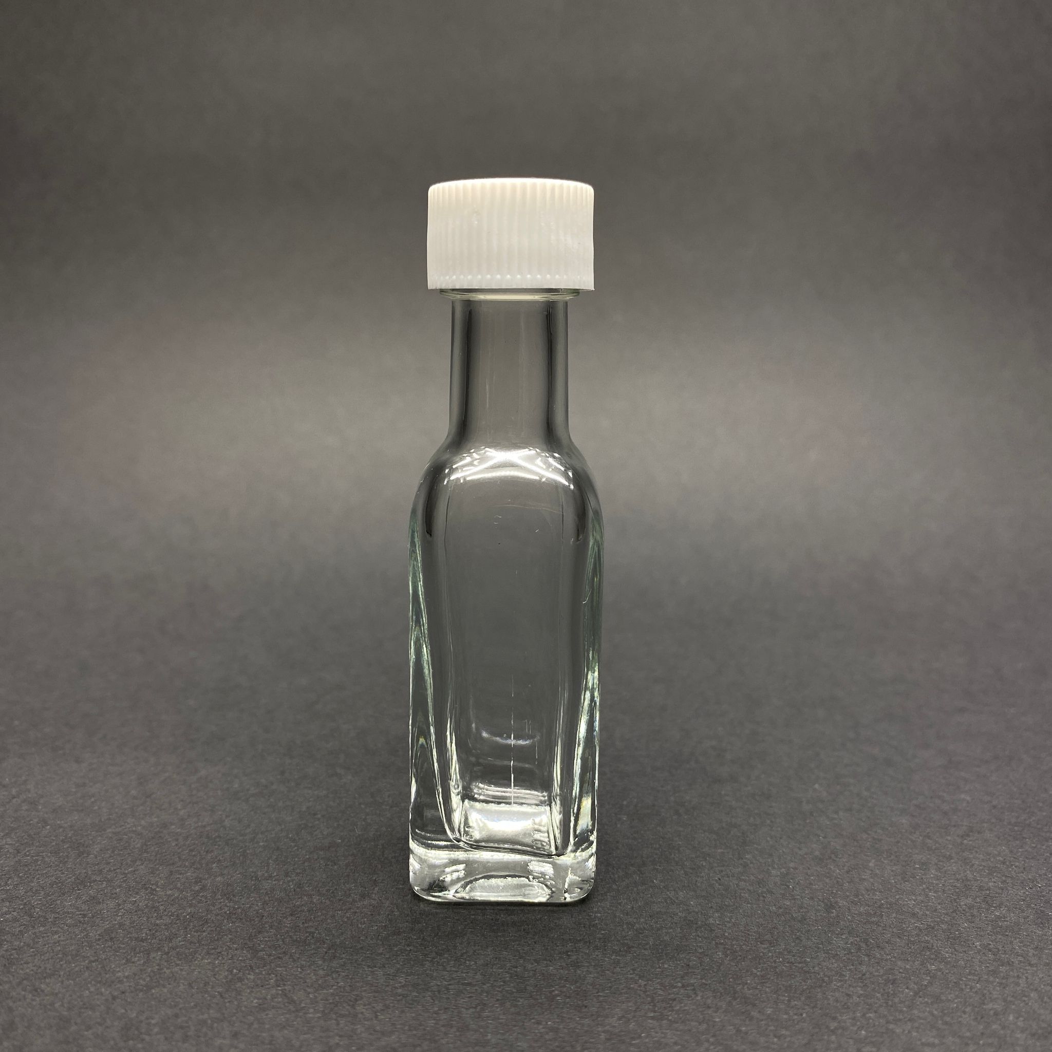20 Cc Maraska Köşeli Cam Şişe - Beyaz Plastik Kapaklı - 20 Ml Kapaklı Cam Şişe