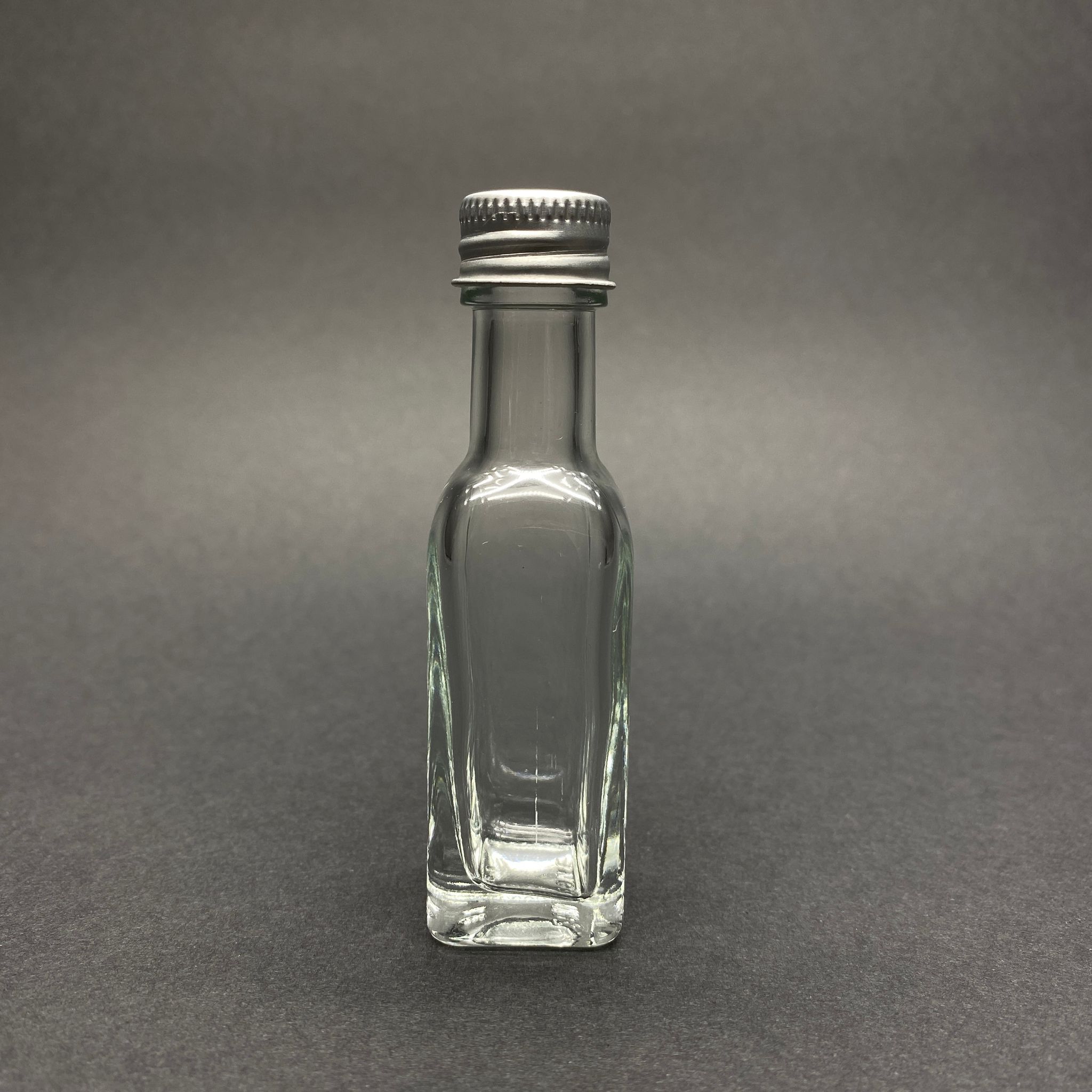 20 Cc Maraska Köşeli Cam Şişe - Gümüş Alüminyum Kapaklı - 20 Ml Kapaklı Cam Şişe