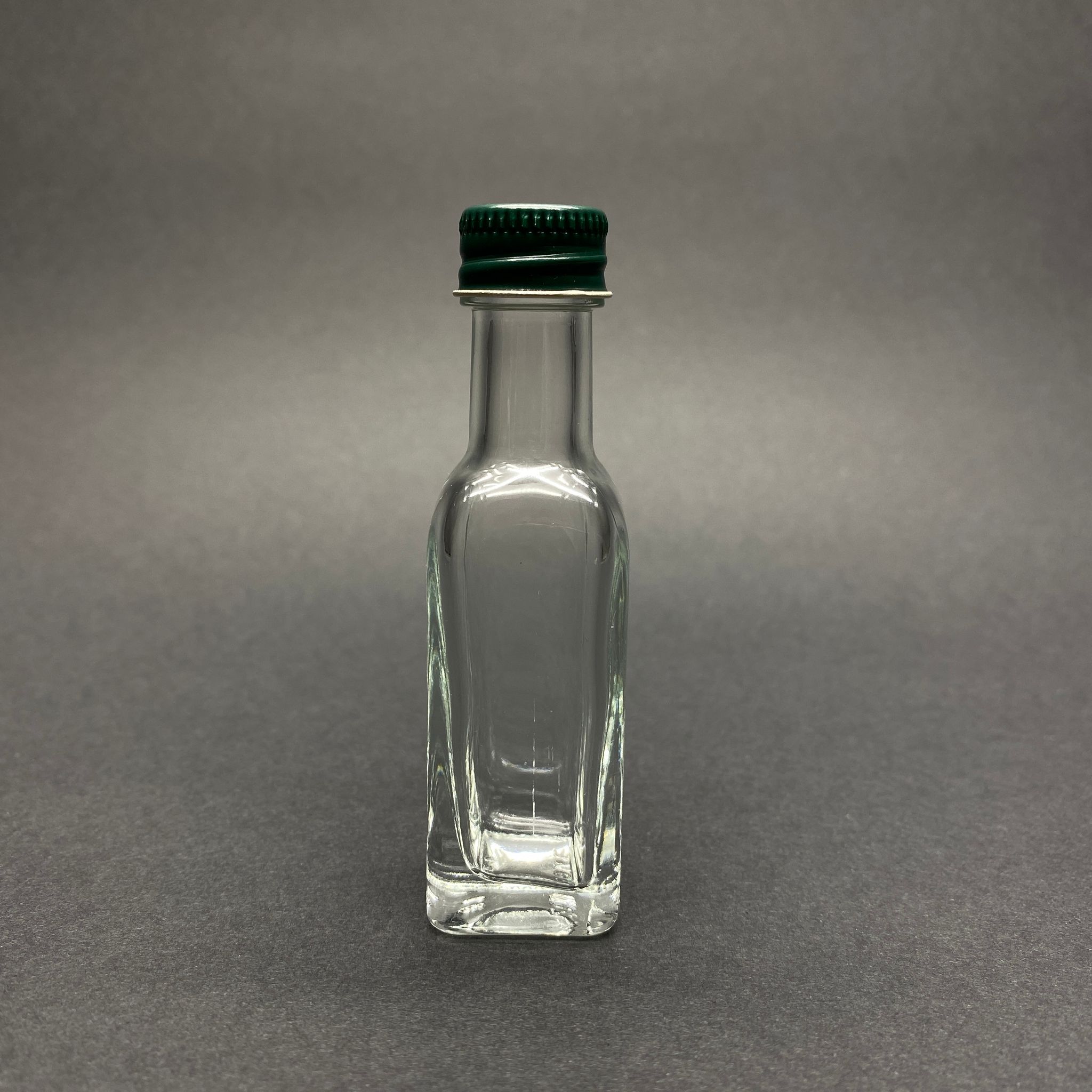 20 Cc Maraska Köşeli Cam Şişe - Yeşil Alüminyum Kapaklı - 20 Ml Kapaklı Cam Şişe